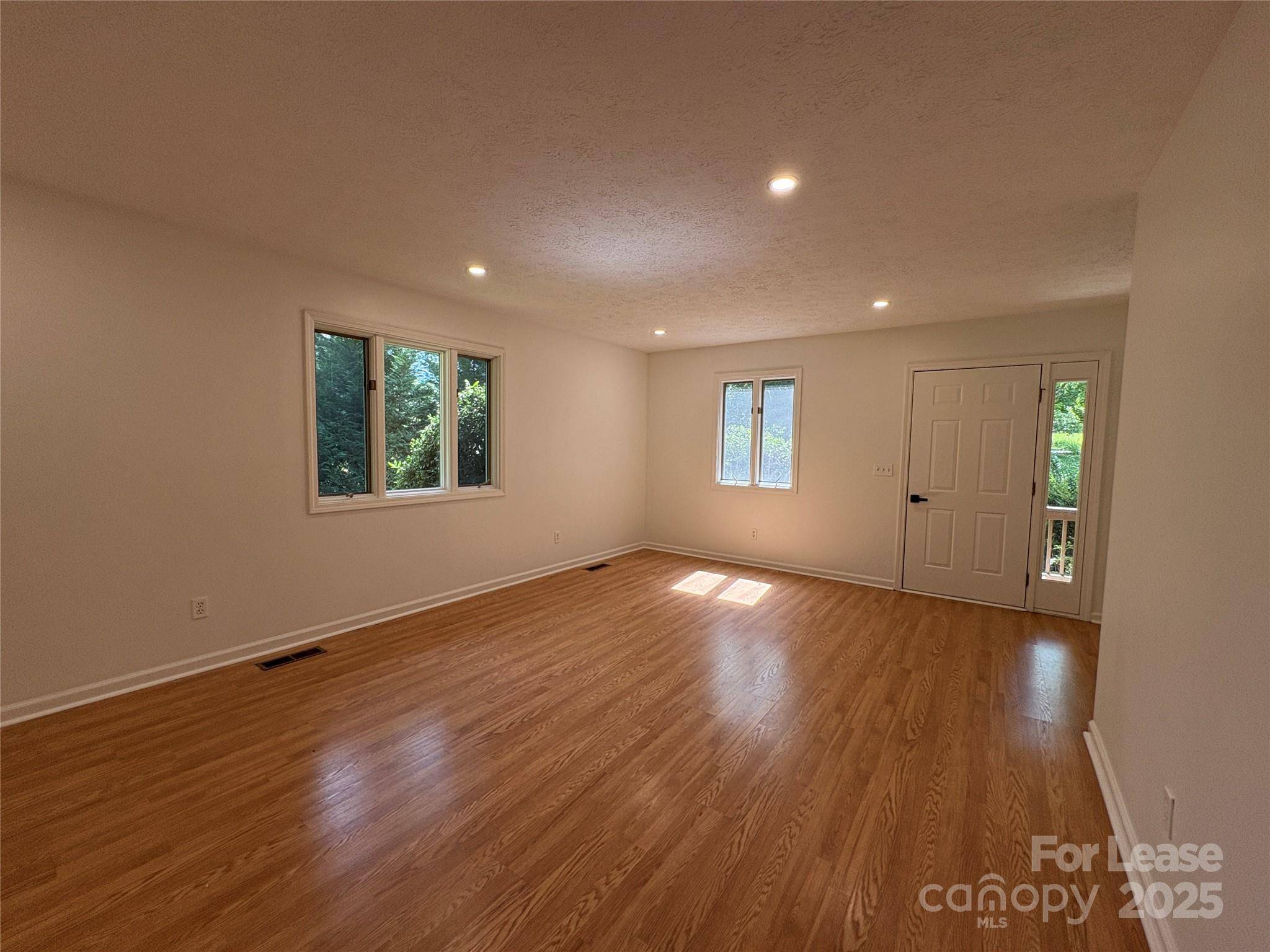 Hendersonville, NC 28791,167 Hawkins Creek RD