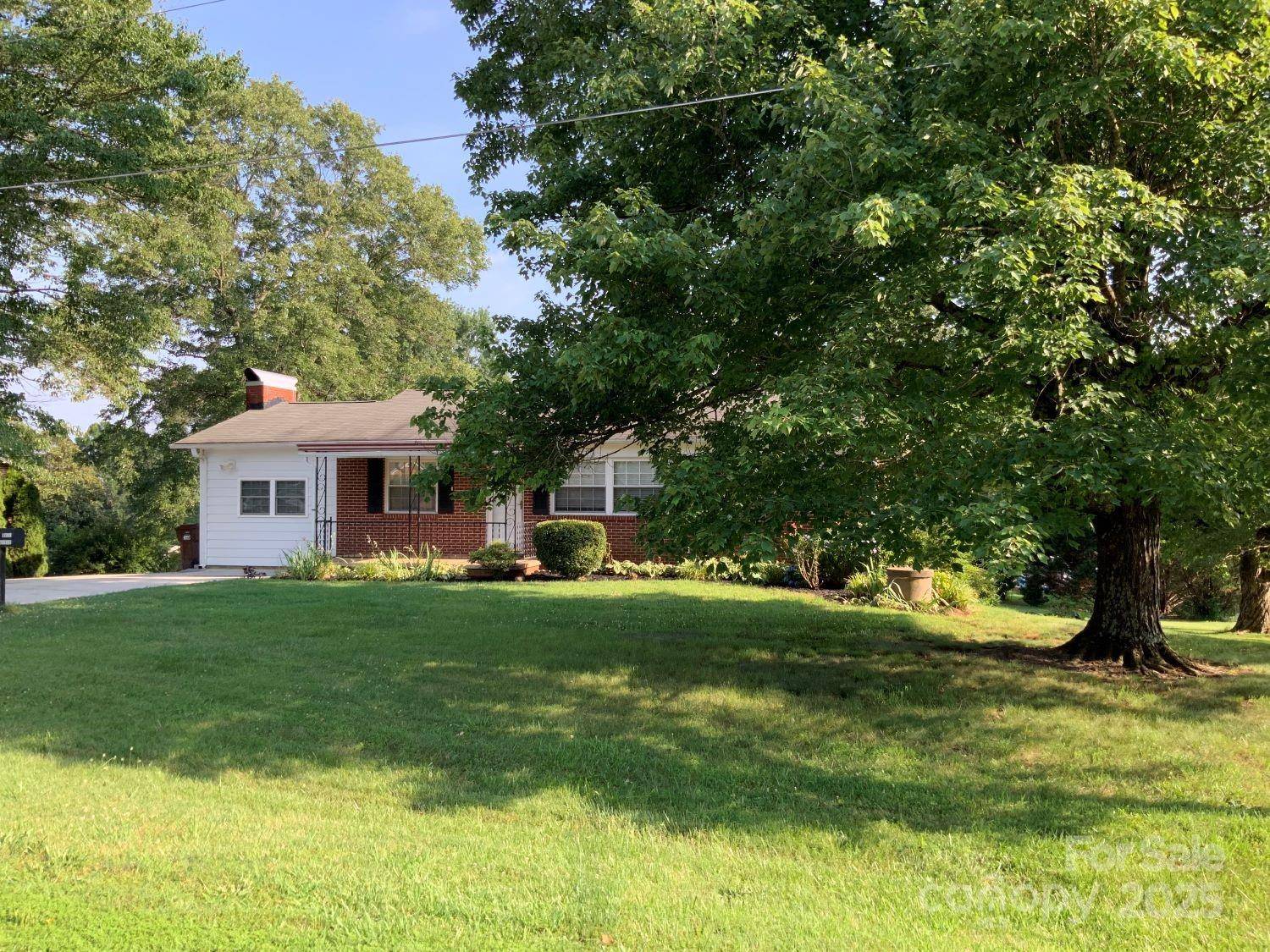 Newton, NC 28658,3009 Grier ST