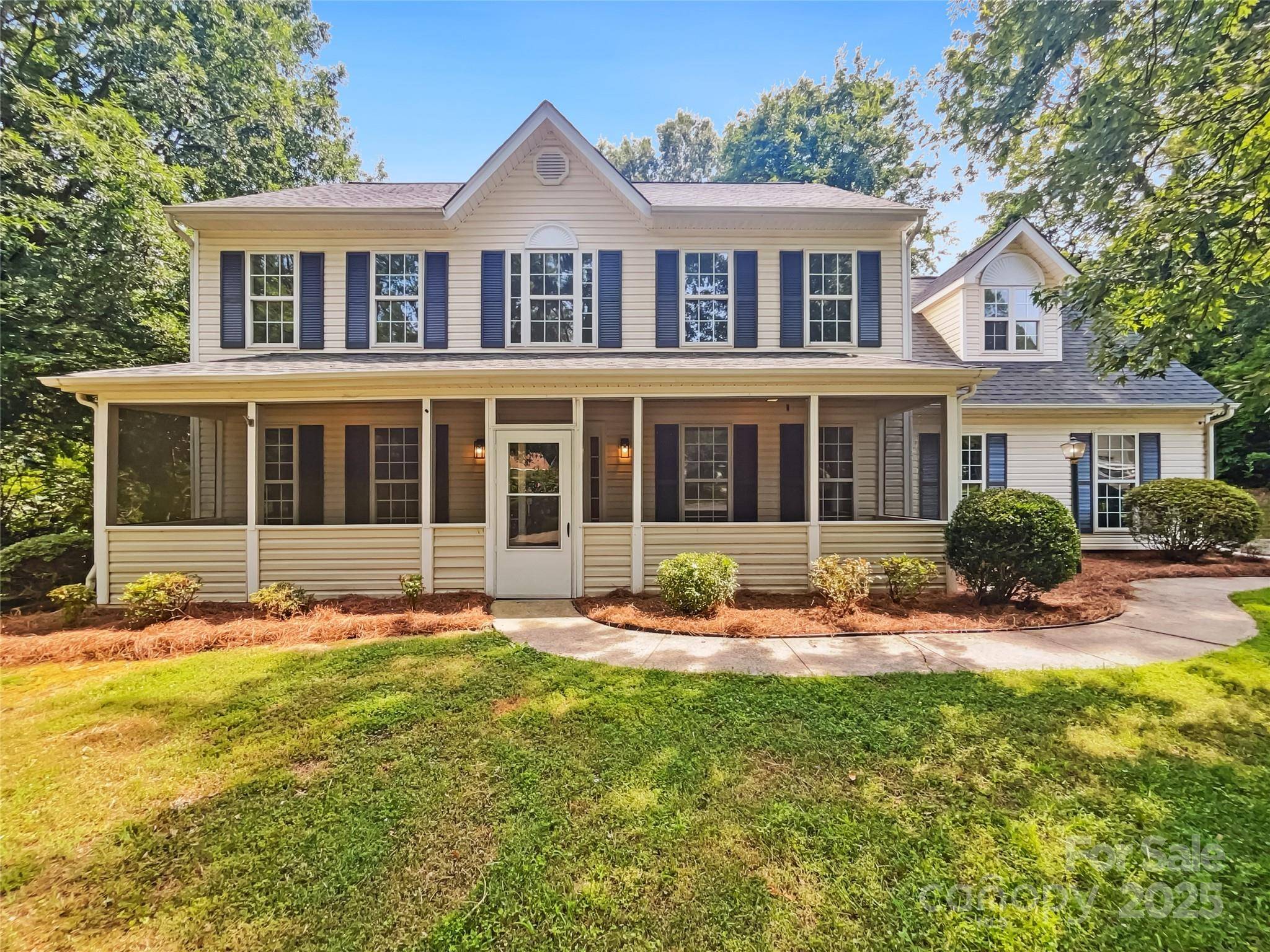 Charlotte, NC 28216,8701 Holly Creek CT