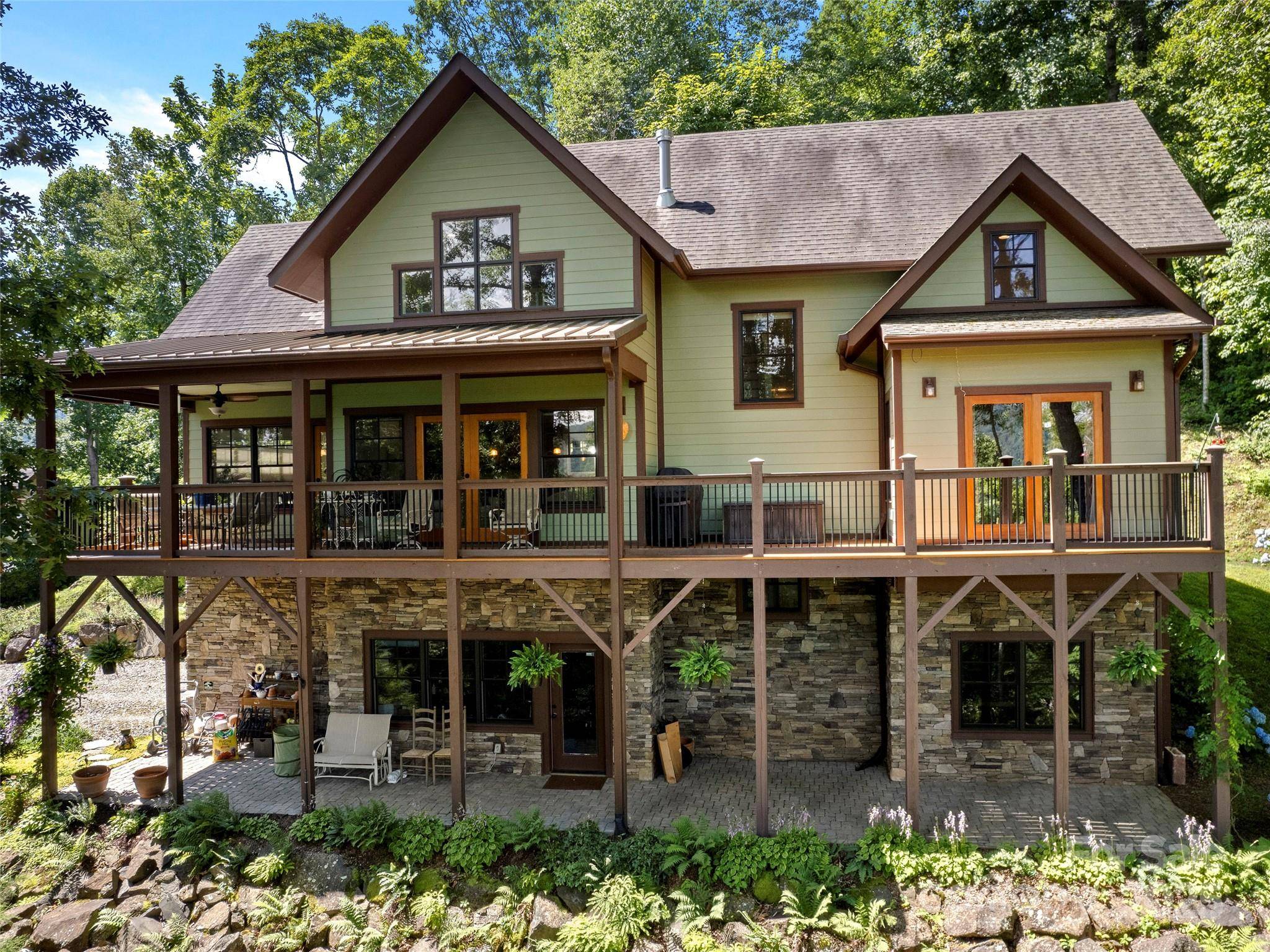 Clyde, NC 28721,711 Winfield DR