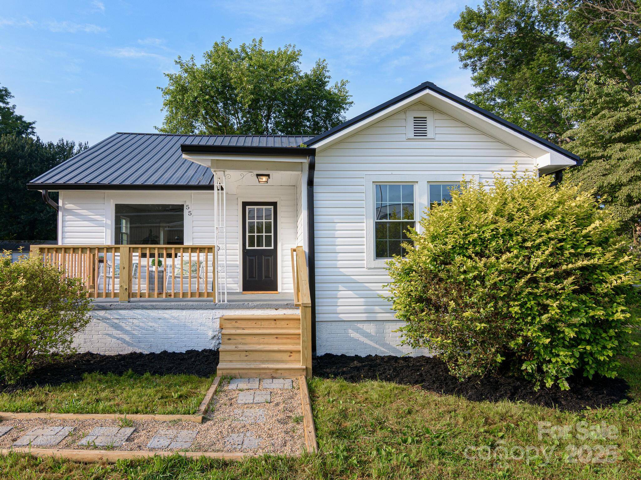 Waynesville, NC 28786,55 Scates ST