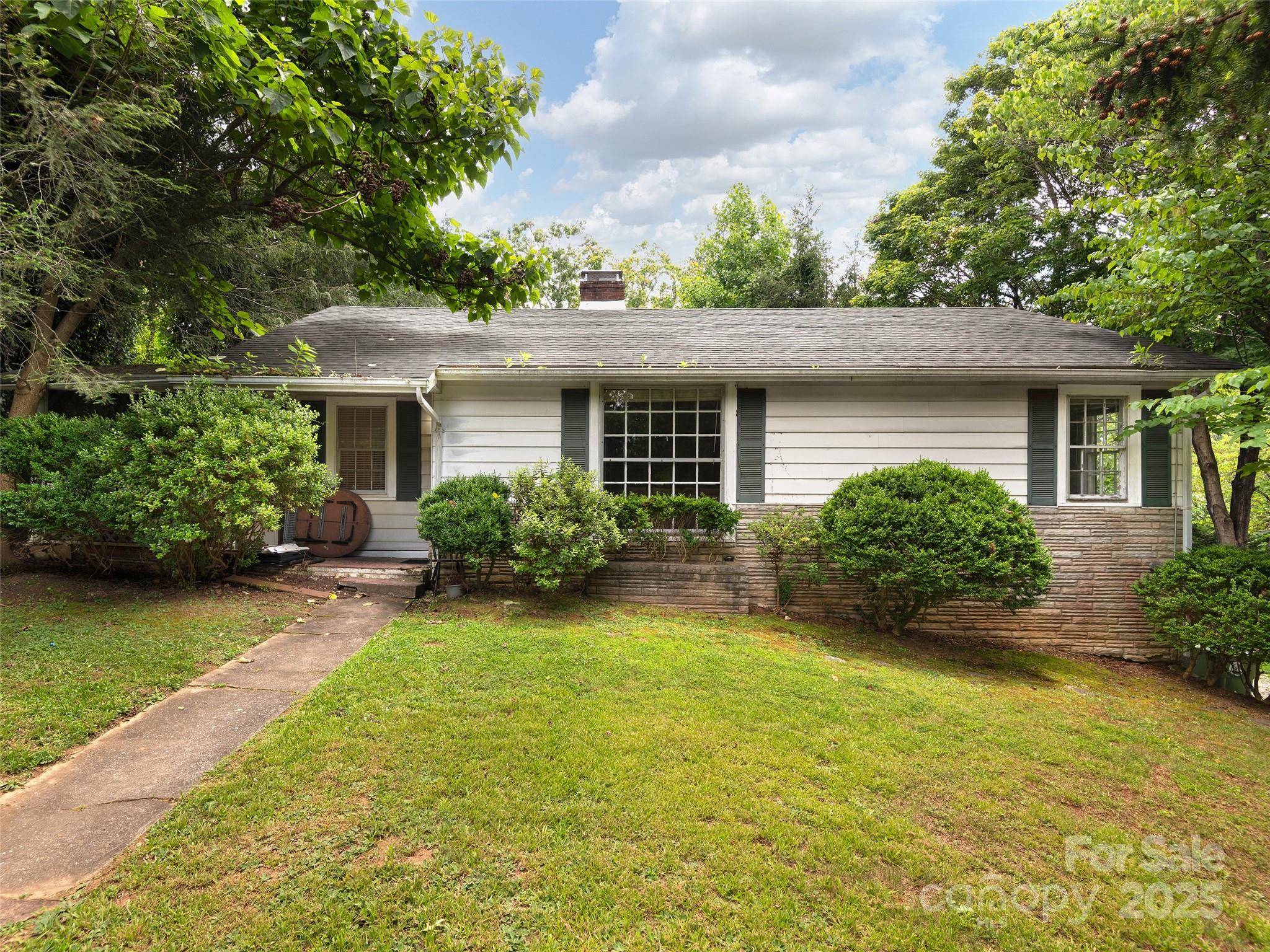 Asheville, NC 28805,107 Beverly RD