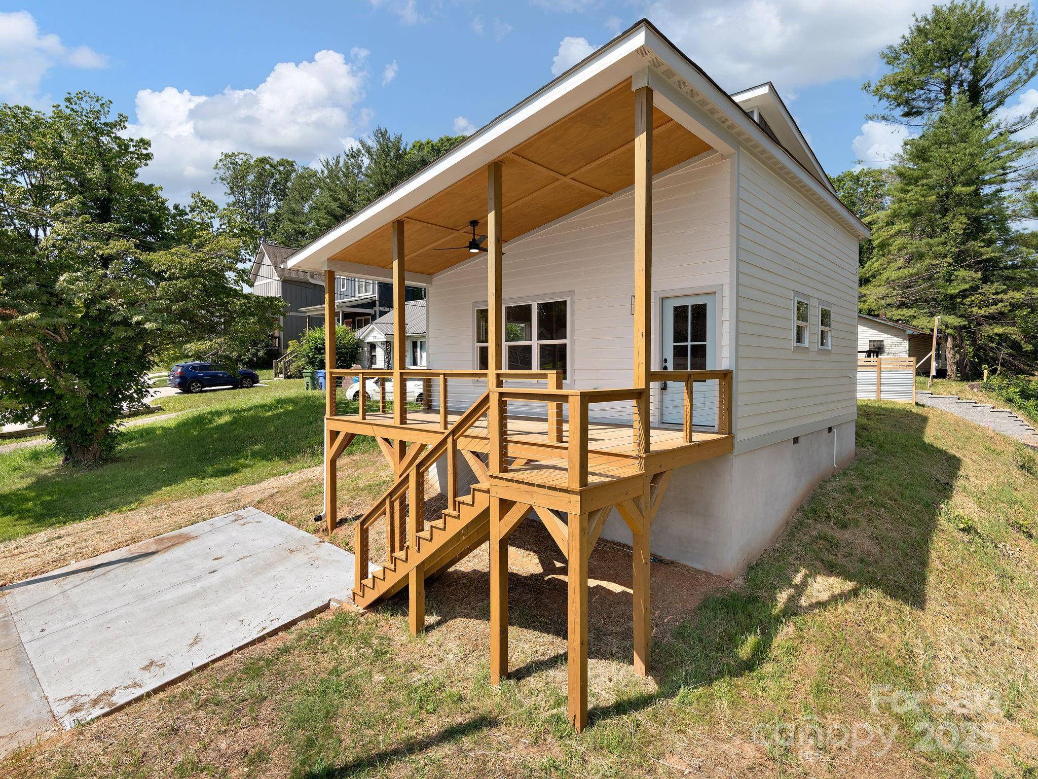 Asheville, NC 28803,42 Cedar ST