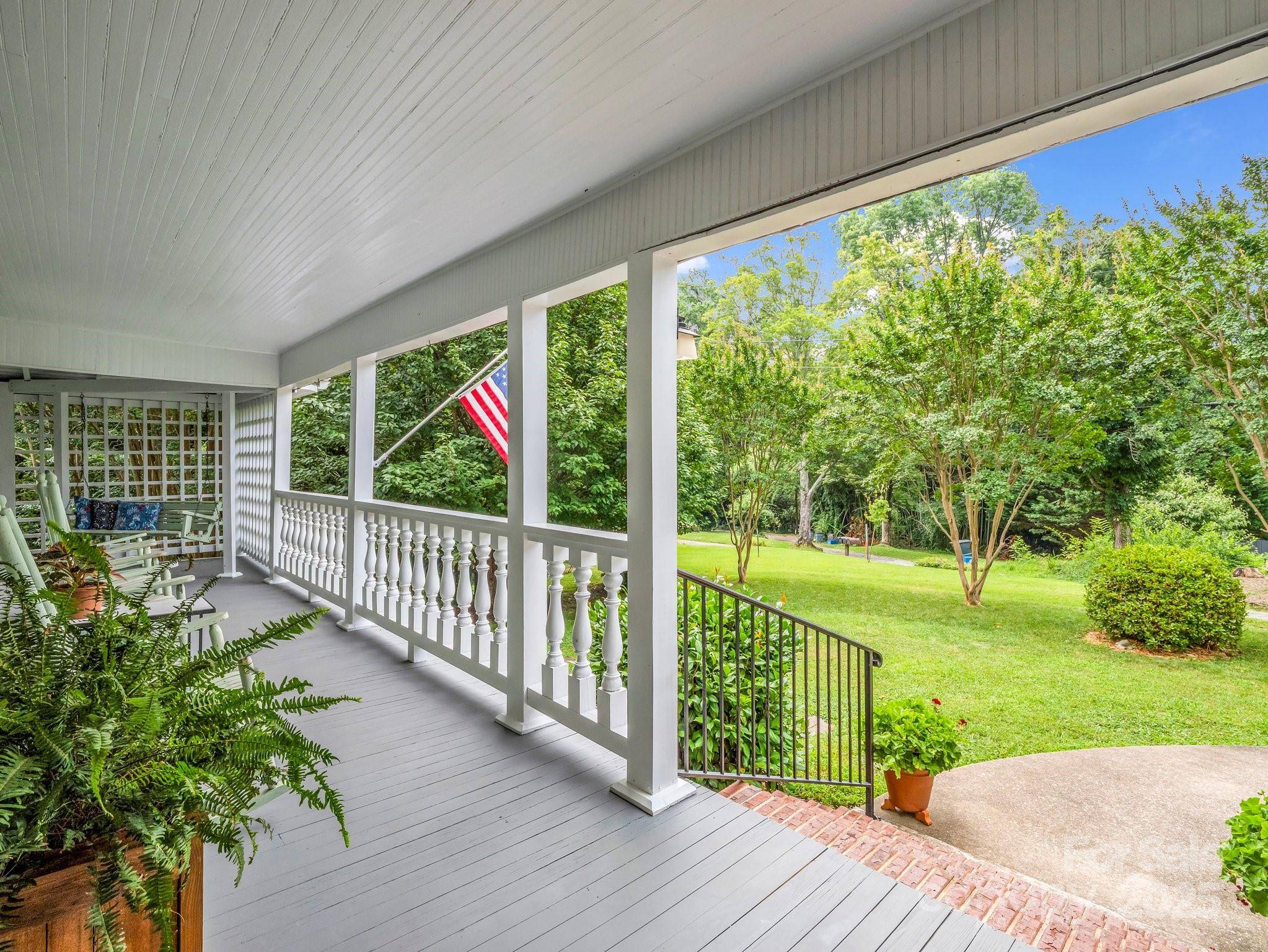 Tryon, NC 28782,55 Lanier ST