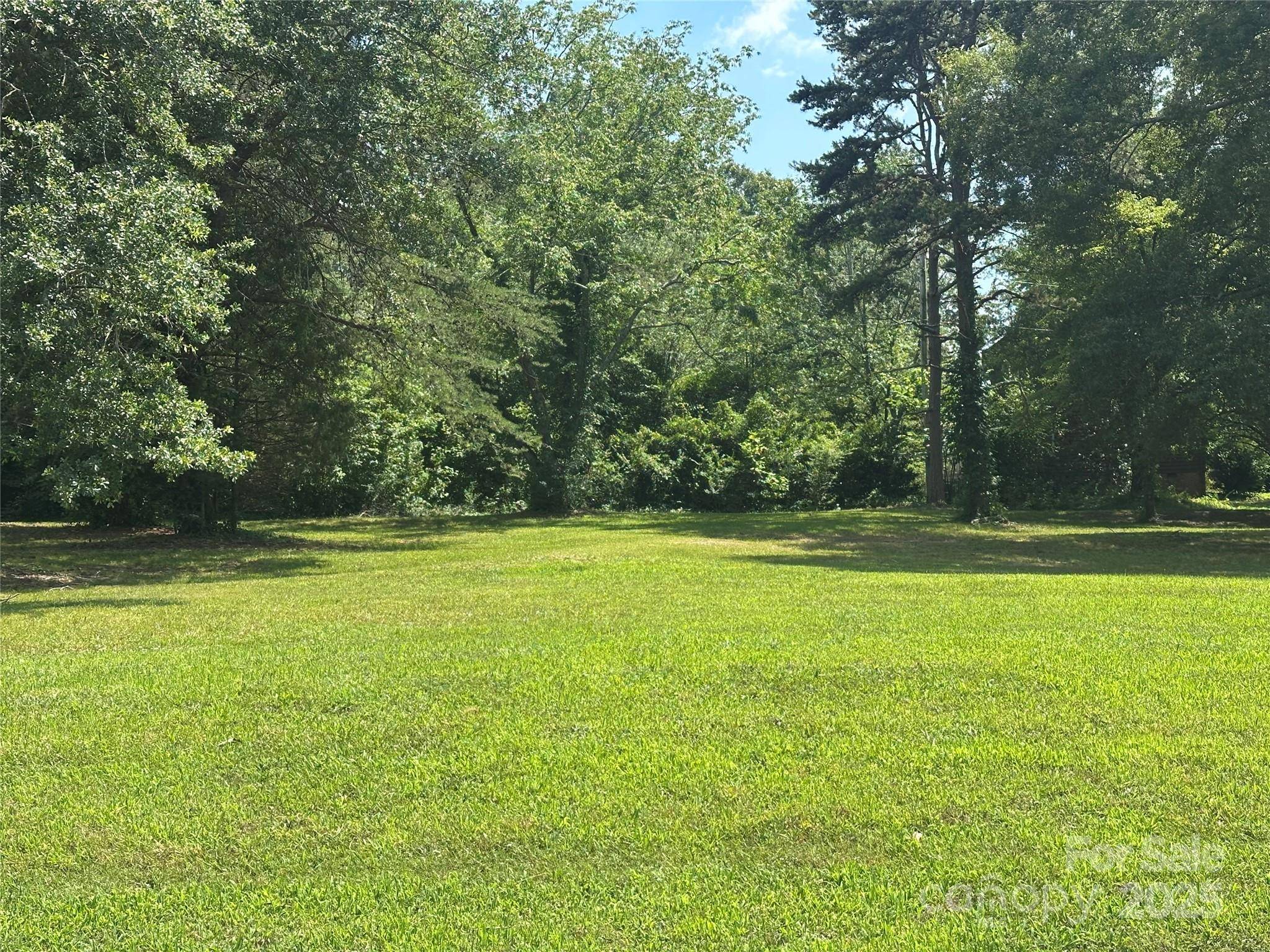 Kings Mountain, NC 28086,328 Downing DR