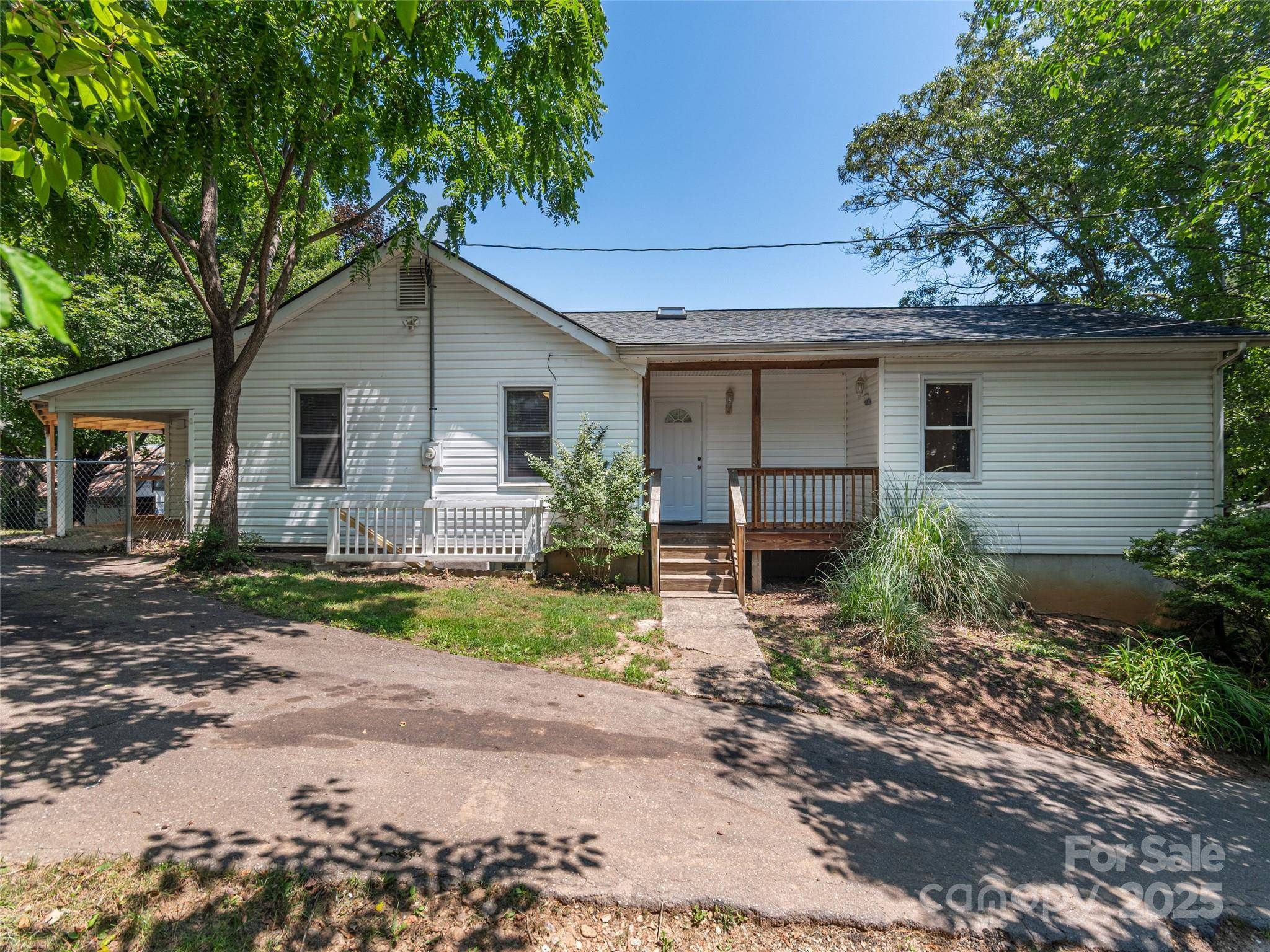 Asheville, NC 28806,20 Spring DR