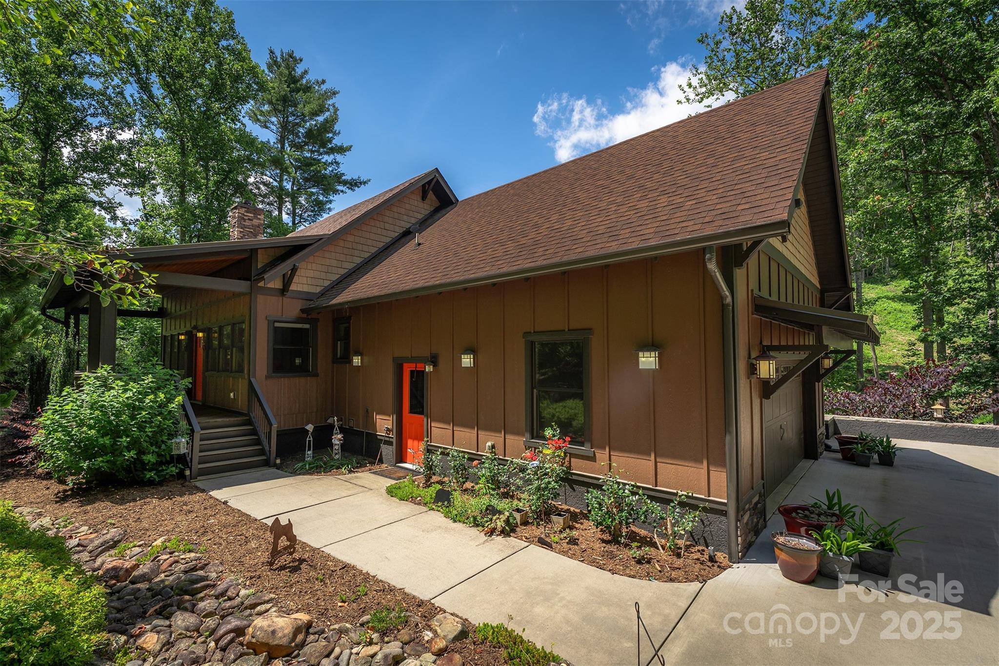 Asheville, NC 28804,81 Robinhood RD