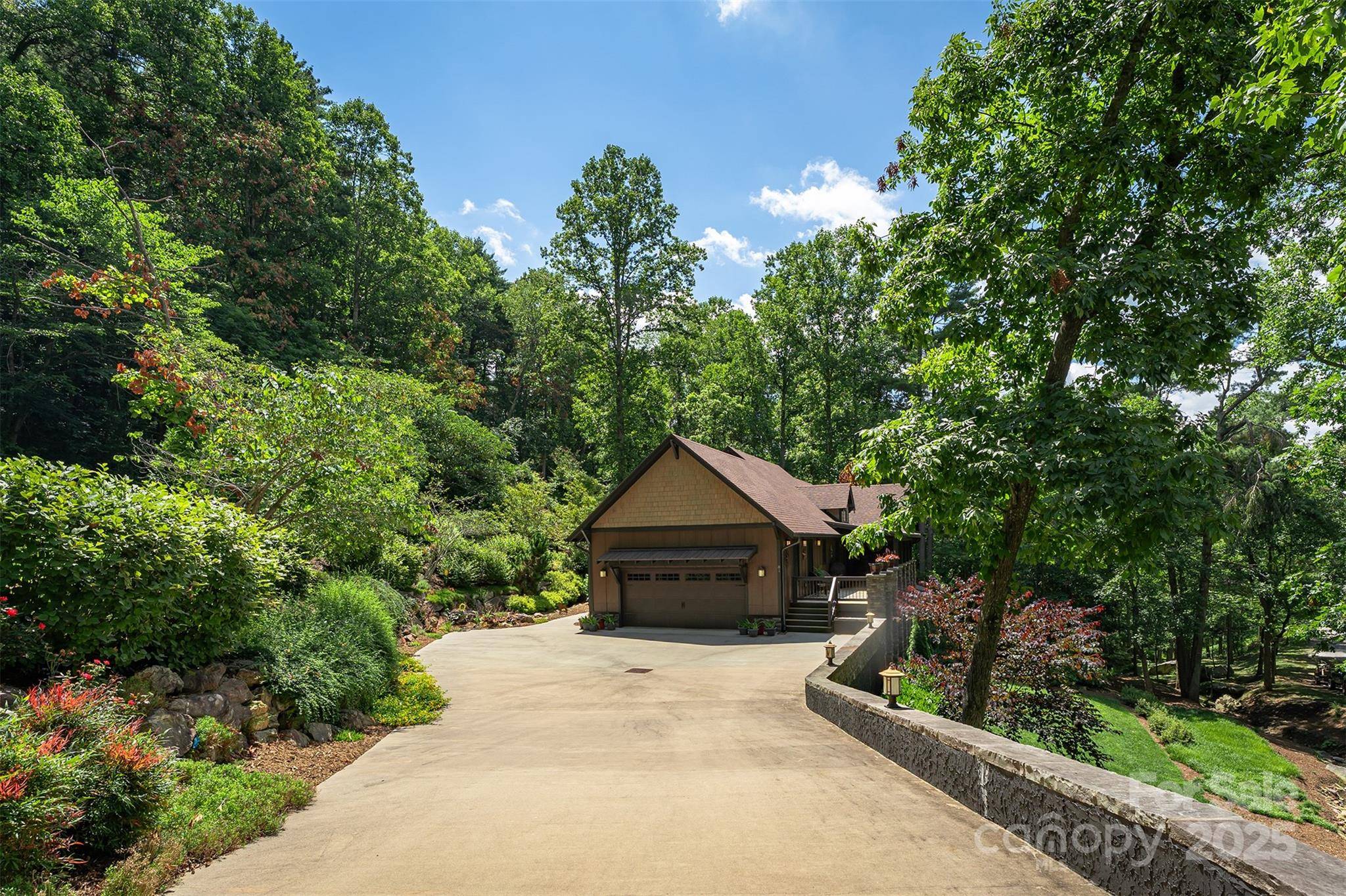 Asheville, NC 28804,81 Robinhood RD