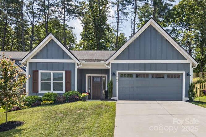 Arden, NC 28704,207 Weybridge DR