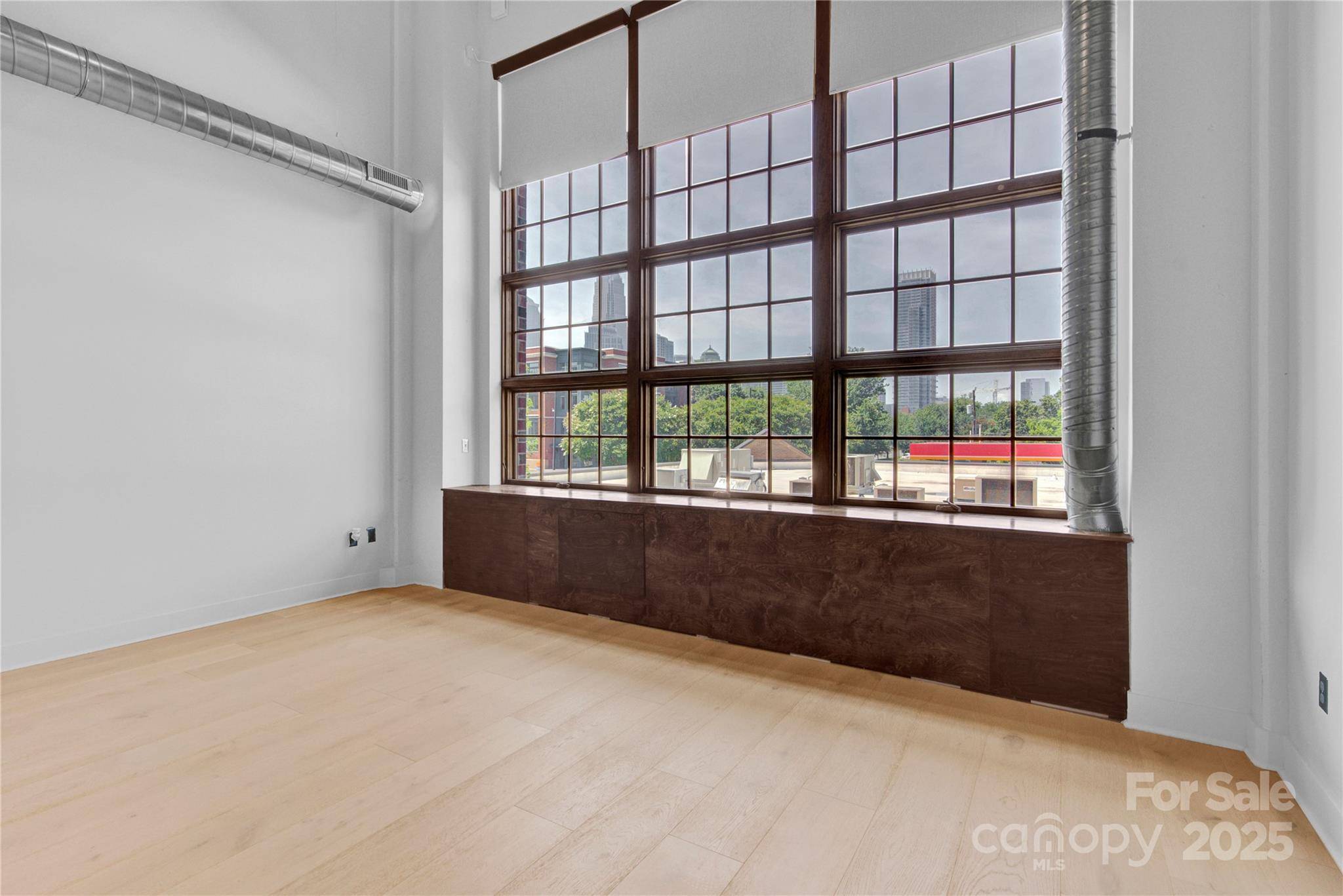 Charlotte, NC 28202,715 N Graham ST #207