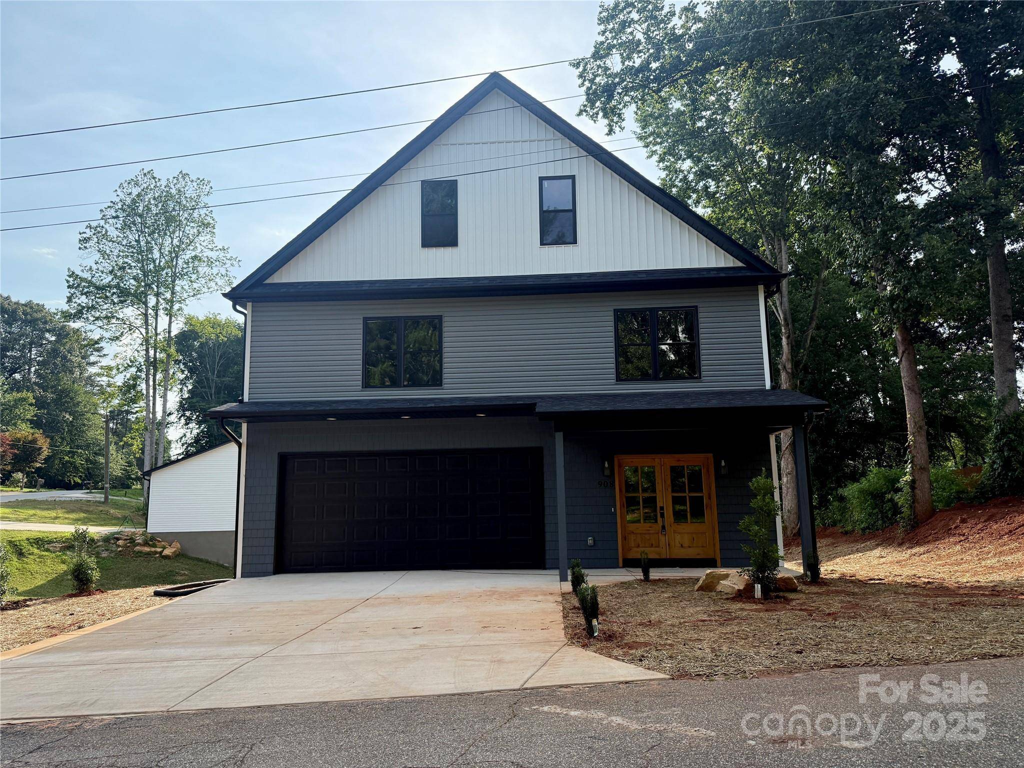 Hickory, NC 28601,908 30th Avenue DR NW #2