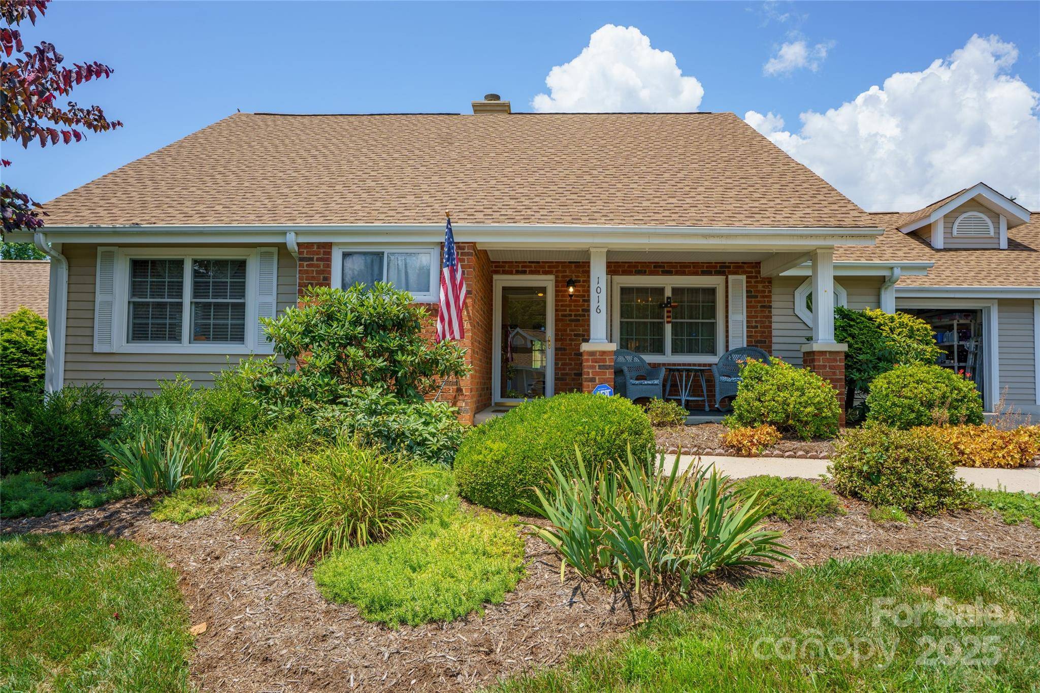 Hendersonville, NC 28739,1016 Saddlebrook DR