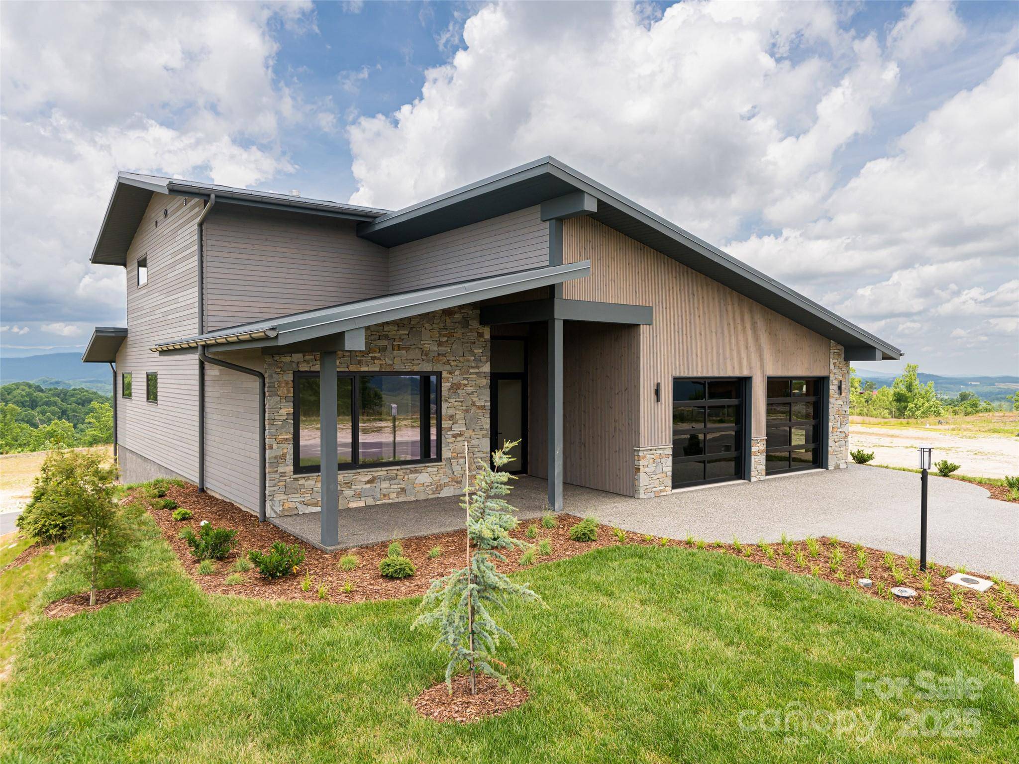 Hendersonville, NC 28792,24 S Watchman DR #10 & 11