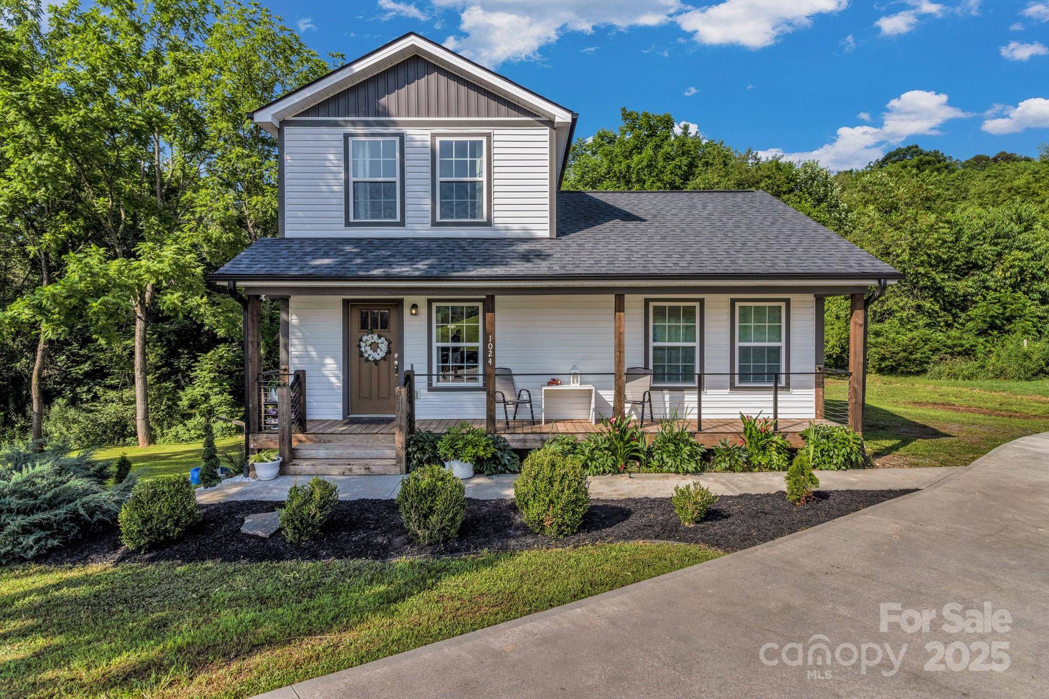 Leicester, NC 28748,1024 Bear Creek RD