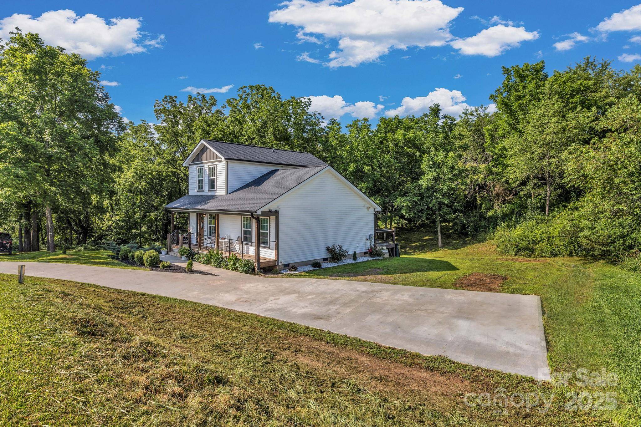 Leicester, NC 28748,1024 Bear Creek RD