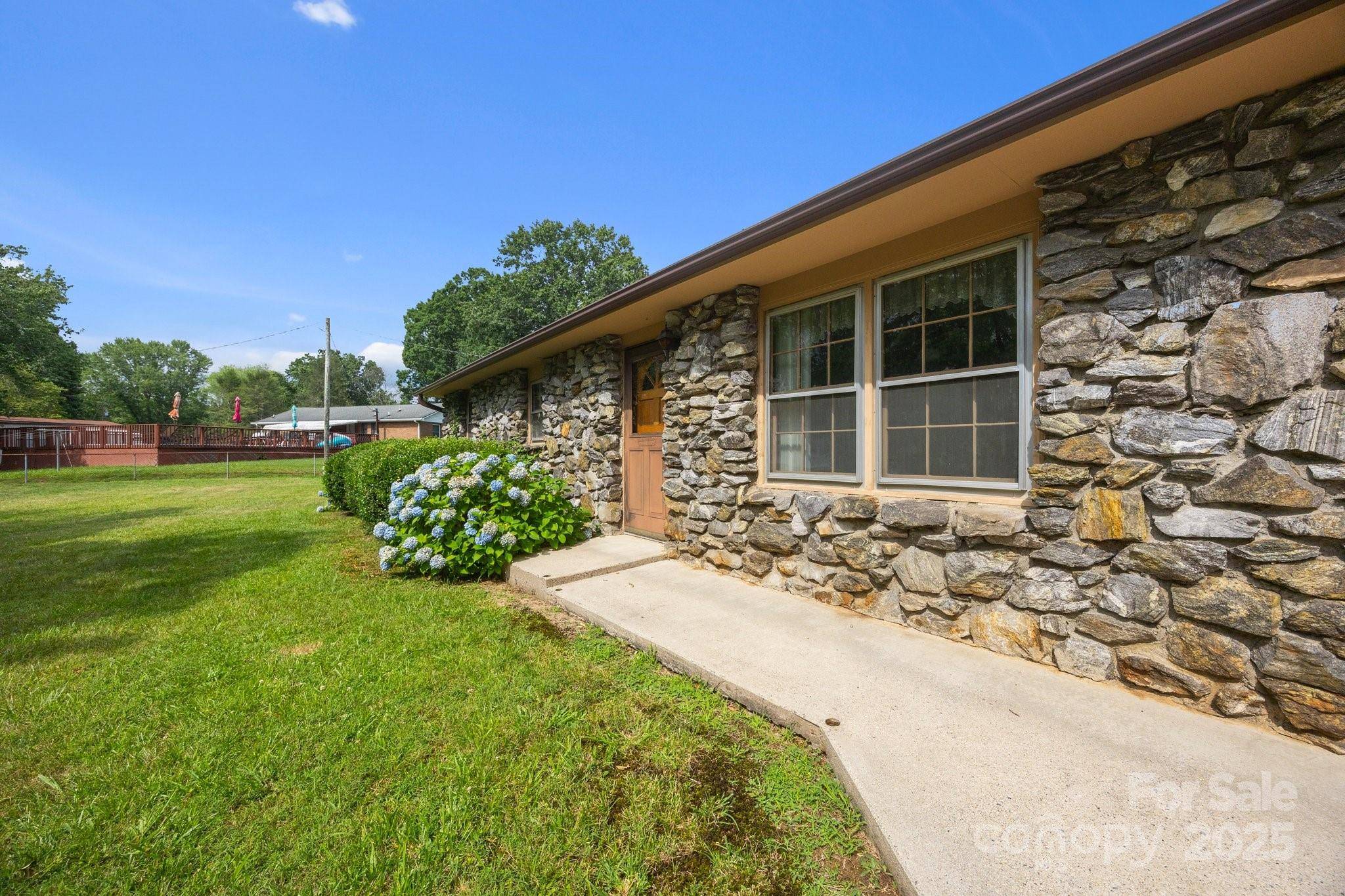 Candler, NC 28715,18 Progress LN