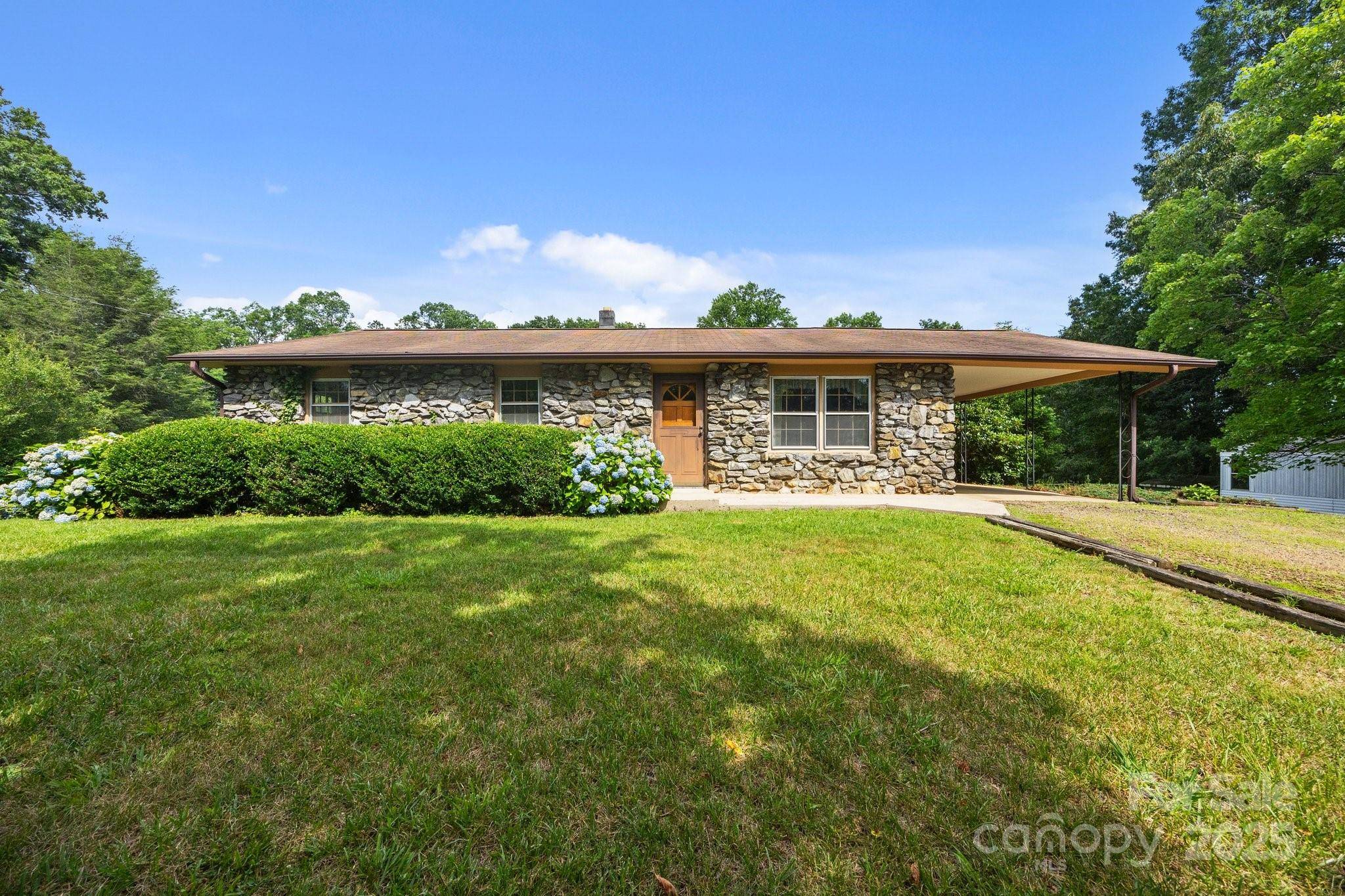Candler, NC 28715,18 Progress LN