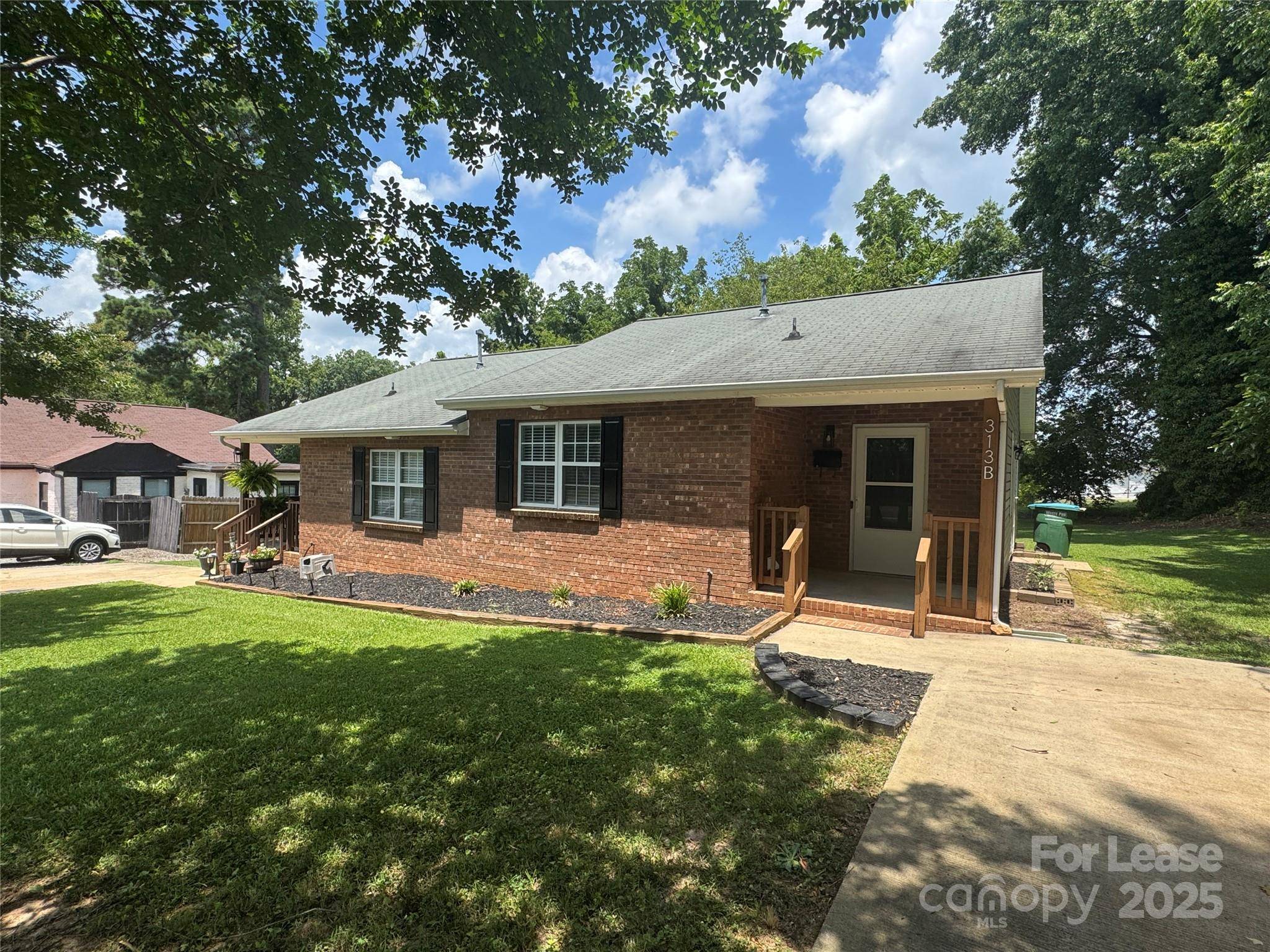 Bessemer City, NC 28016,313 E Washington AVE #B