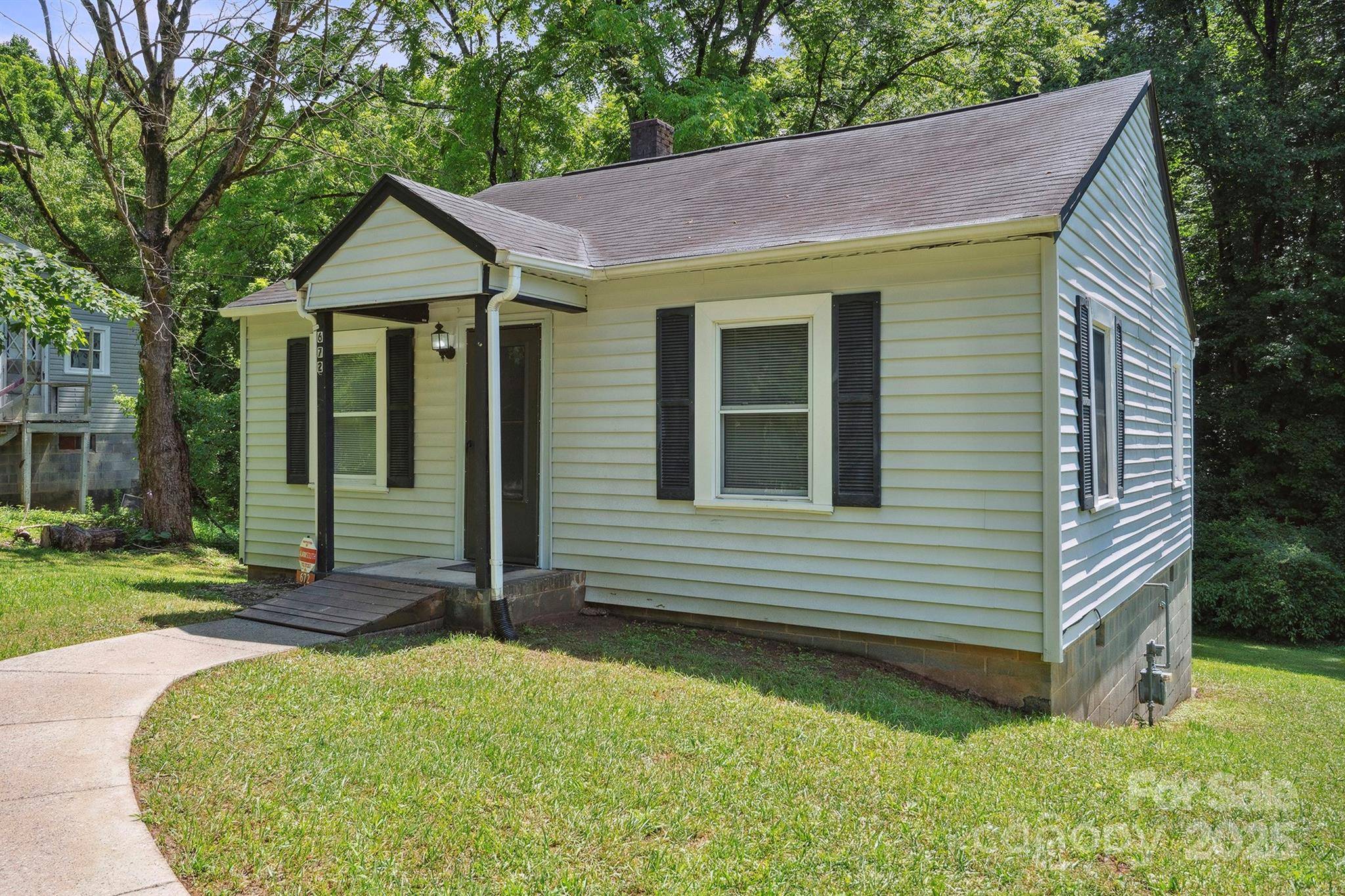 Statesville, NC 28677,672 Old Salisbury RD