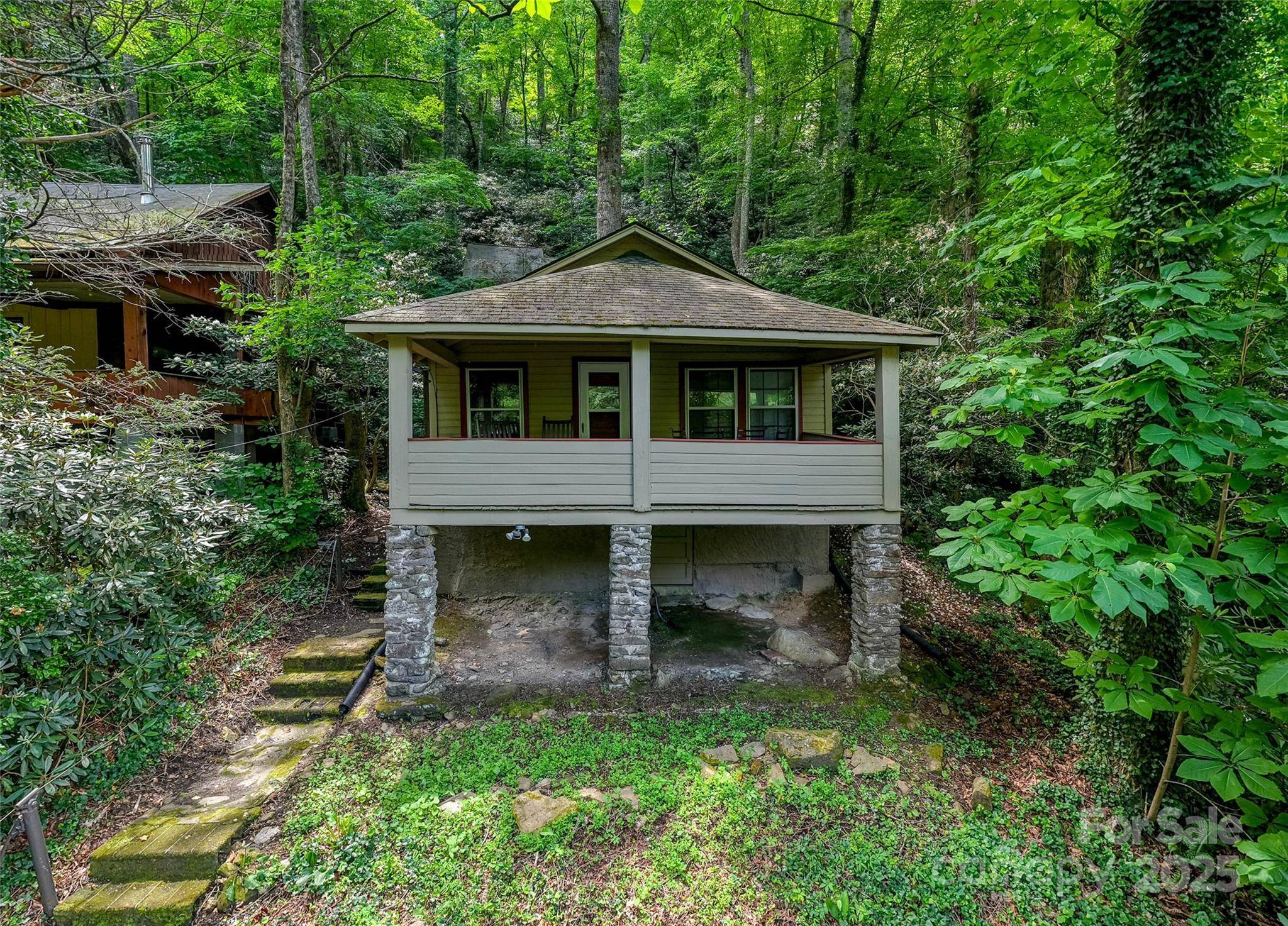 Montreat, NC 28757,328 Texas RD