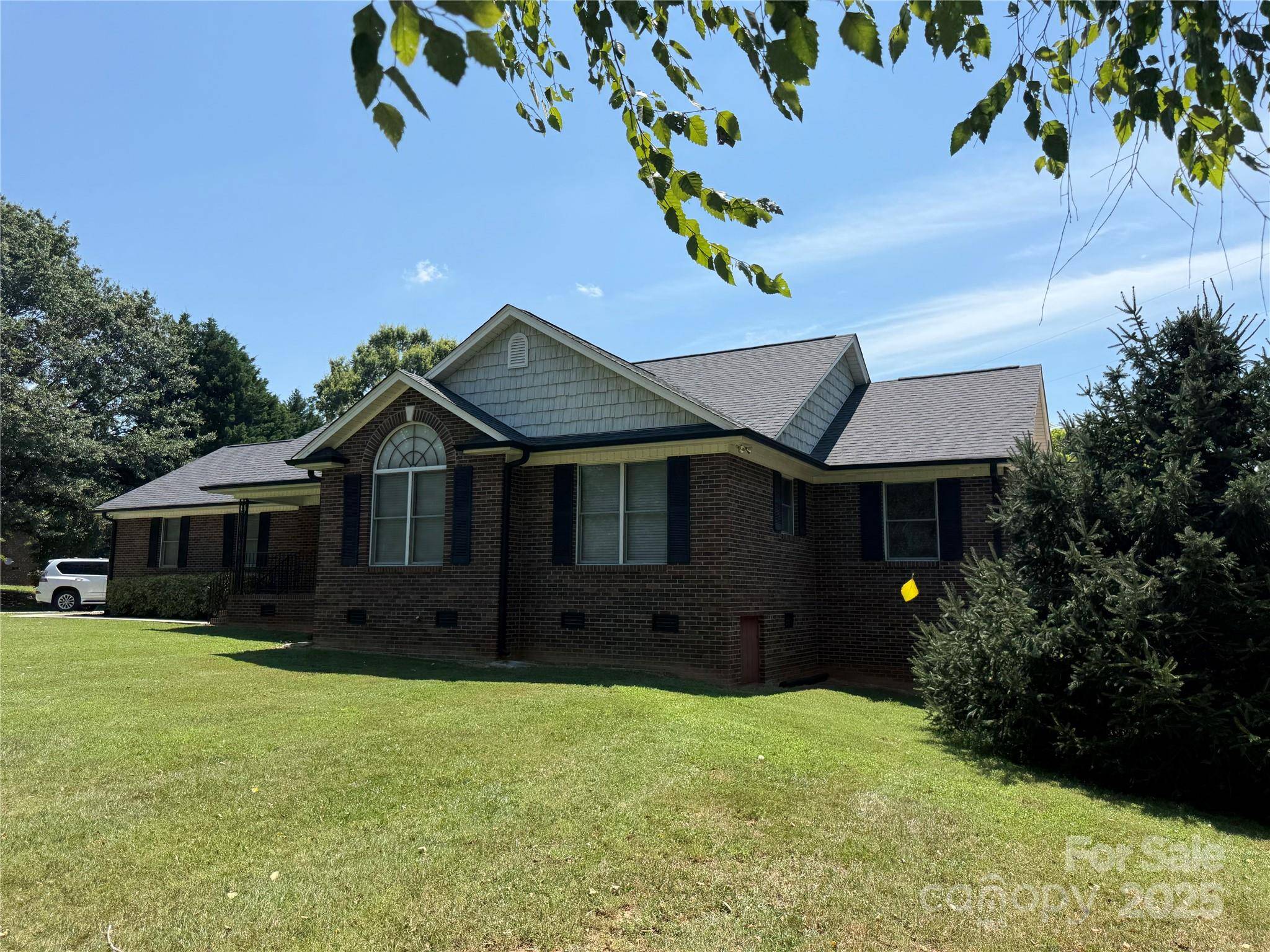 Stanley, NC 28164,956 Mariposa RD