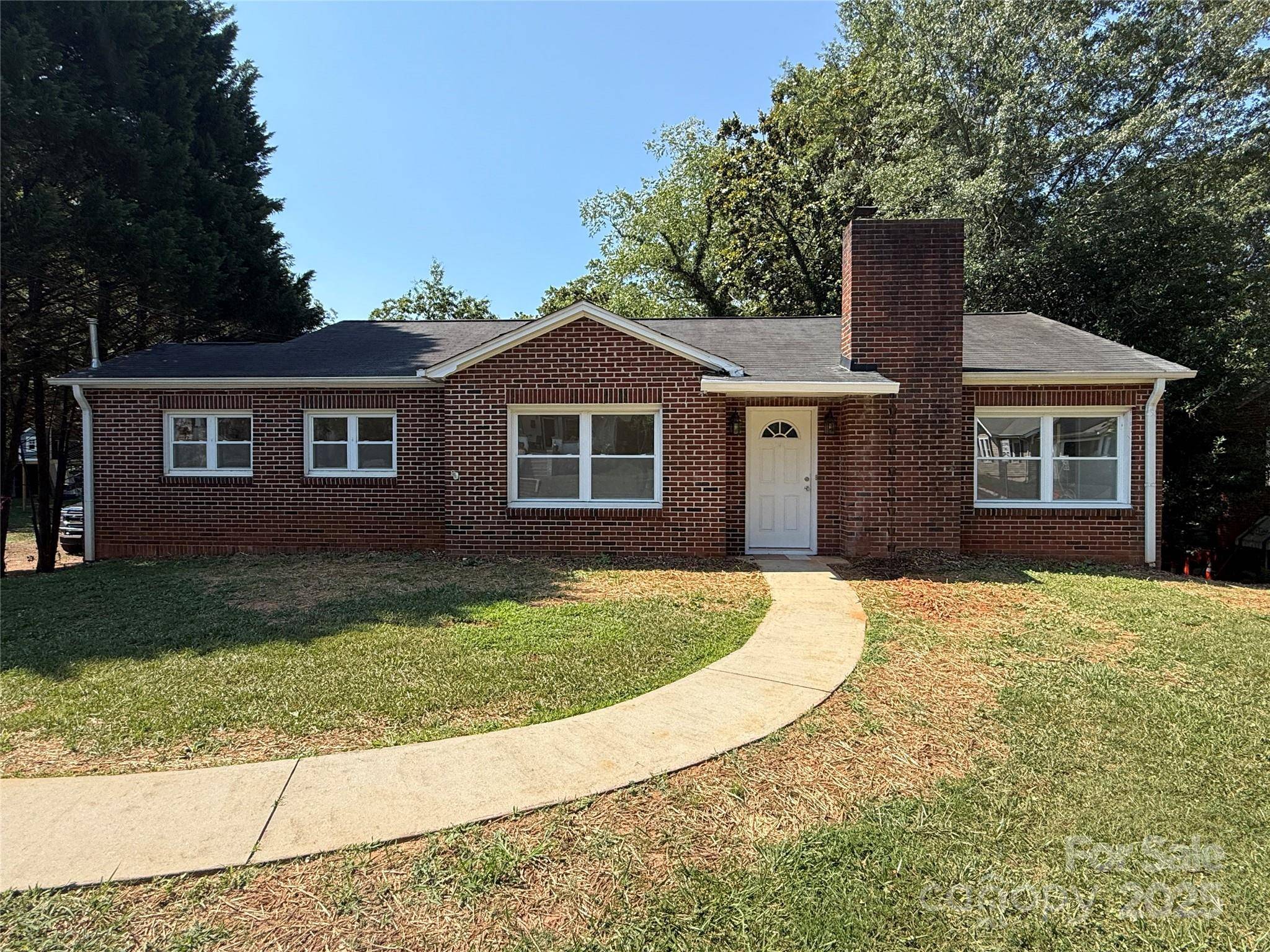 Hickory, NC 28601,727 3rd AVE NW