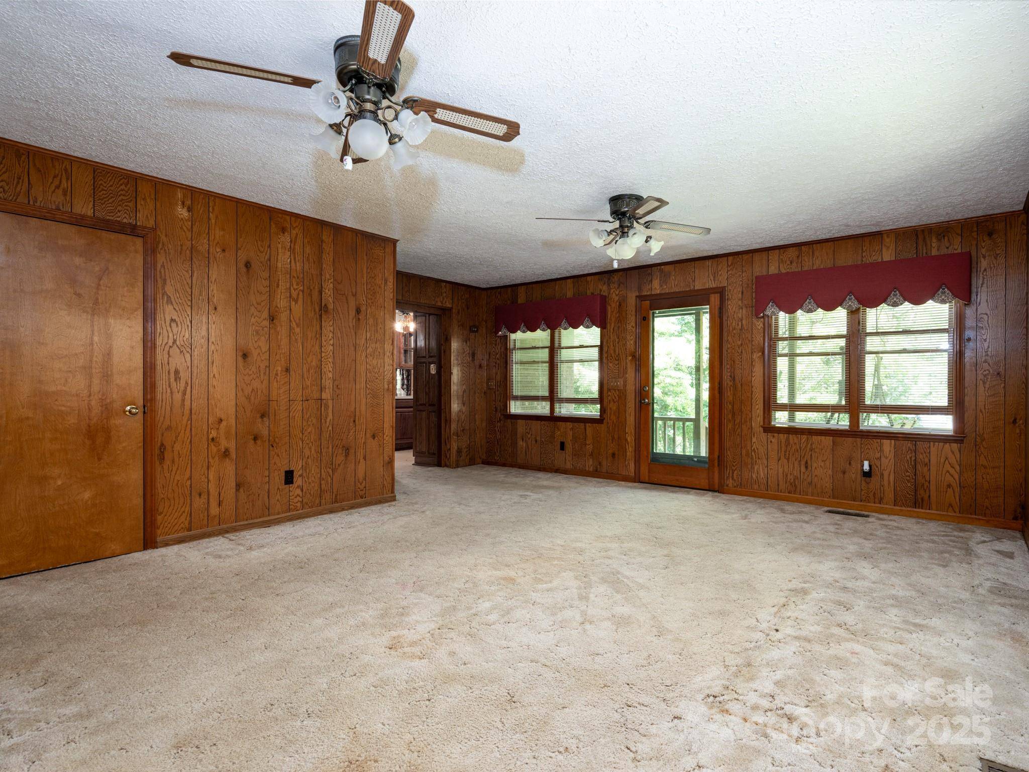 Marion, NC 28752,215 North Fork DR