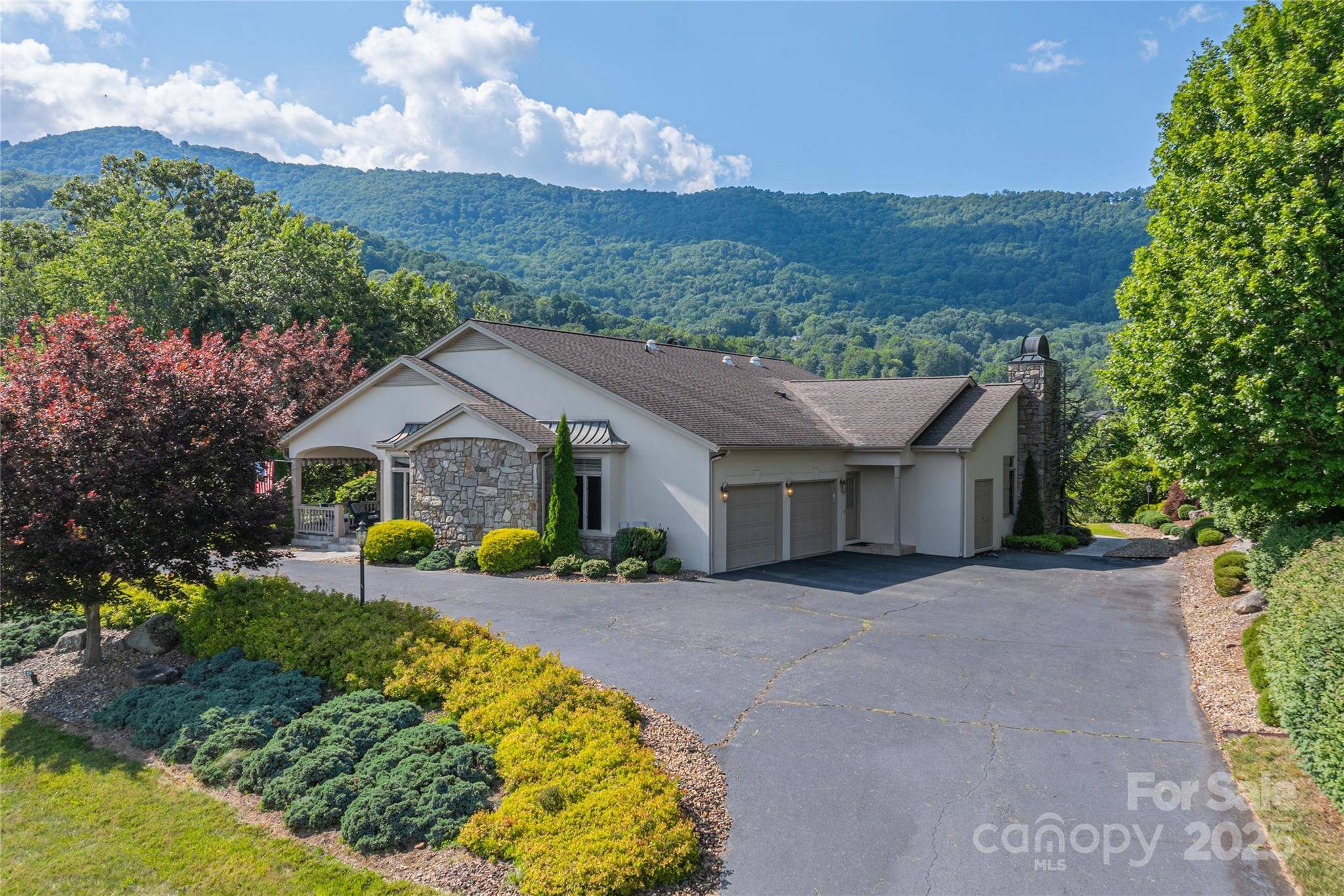 Waynesville, NC 28786,31 Chickering LN