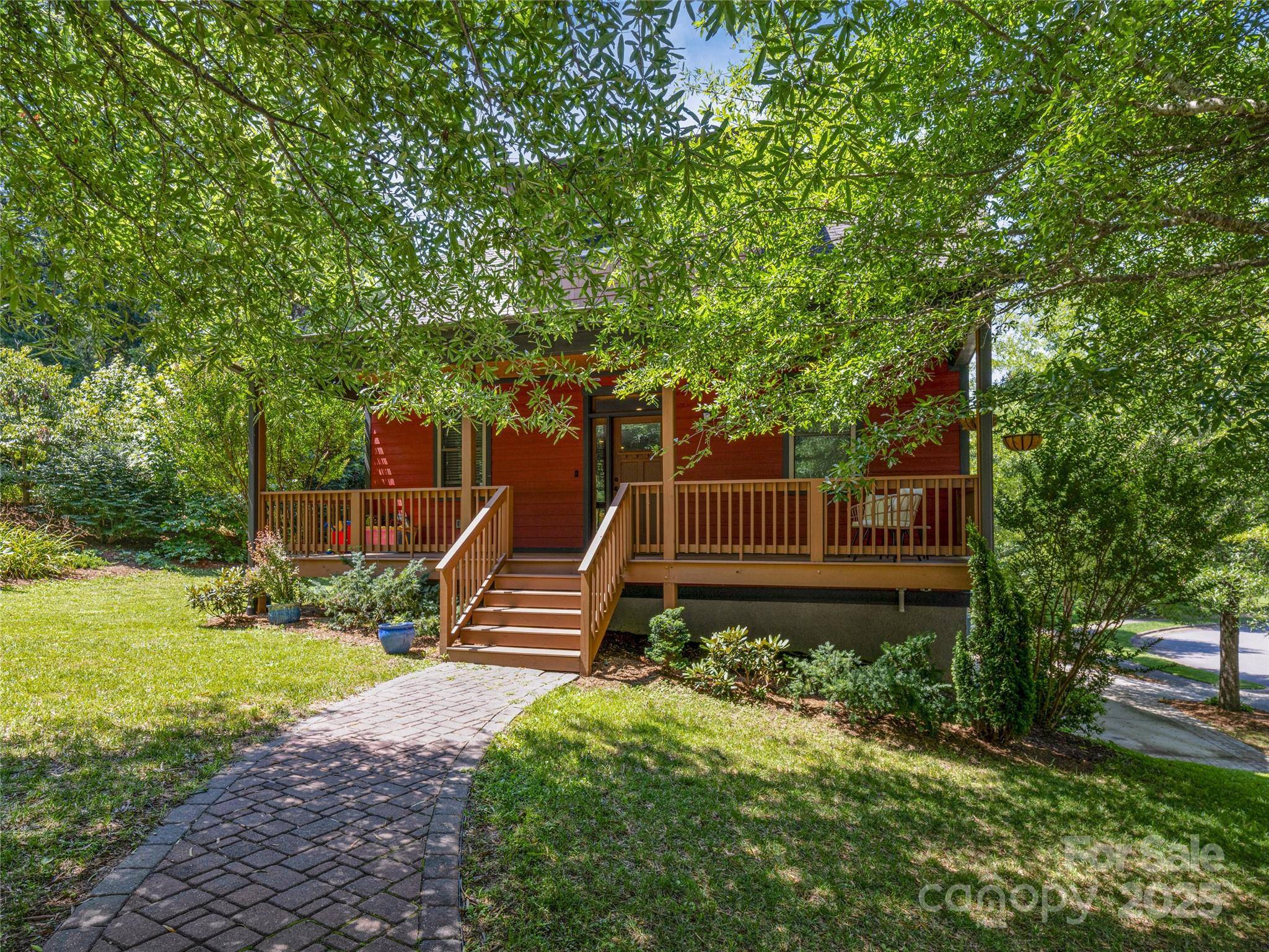 Asheville, NC 28805,52 Pinedale RD