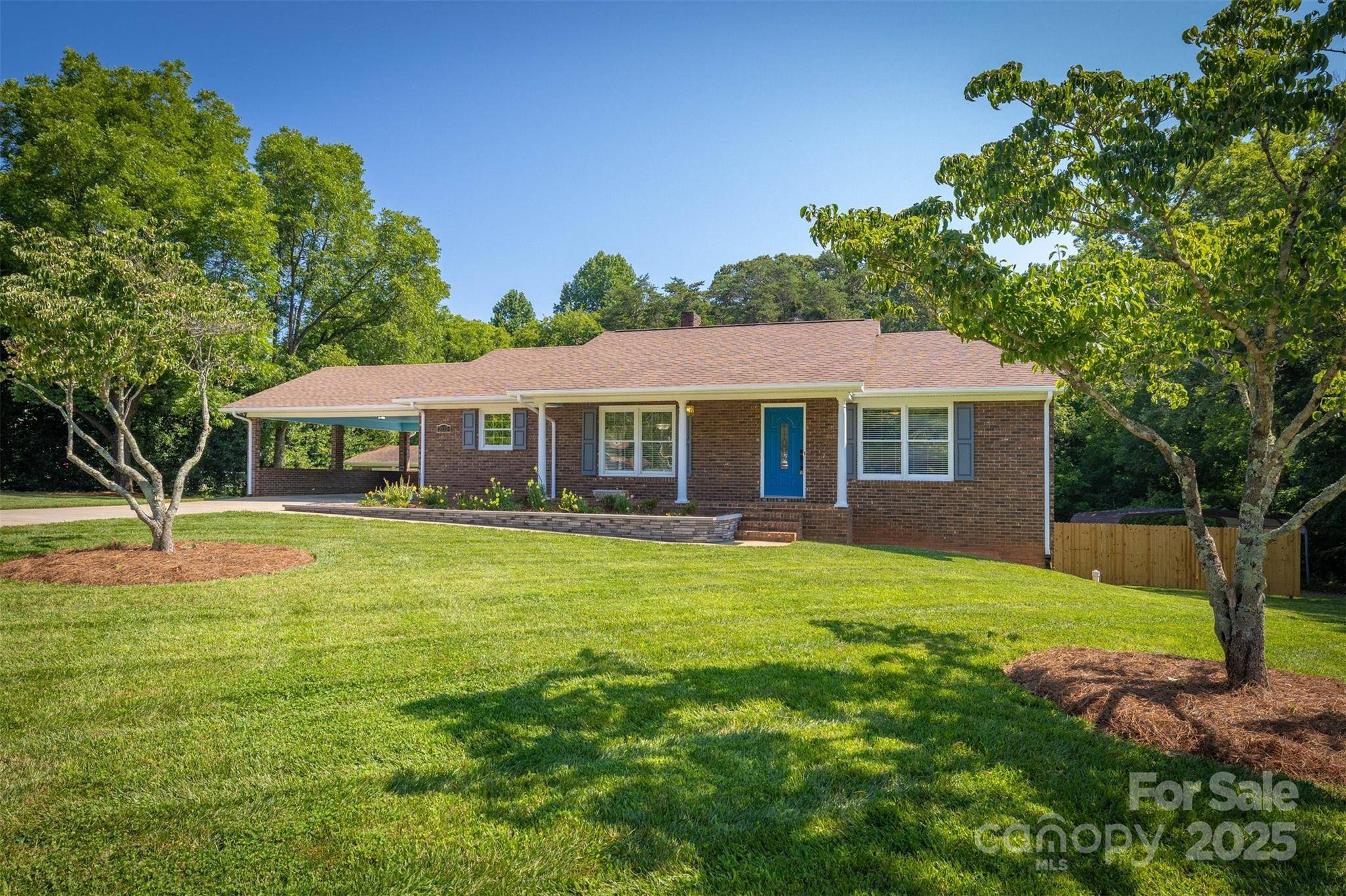 Morganton, NC 28655,207 Valdese DR