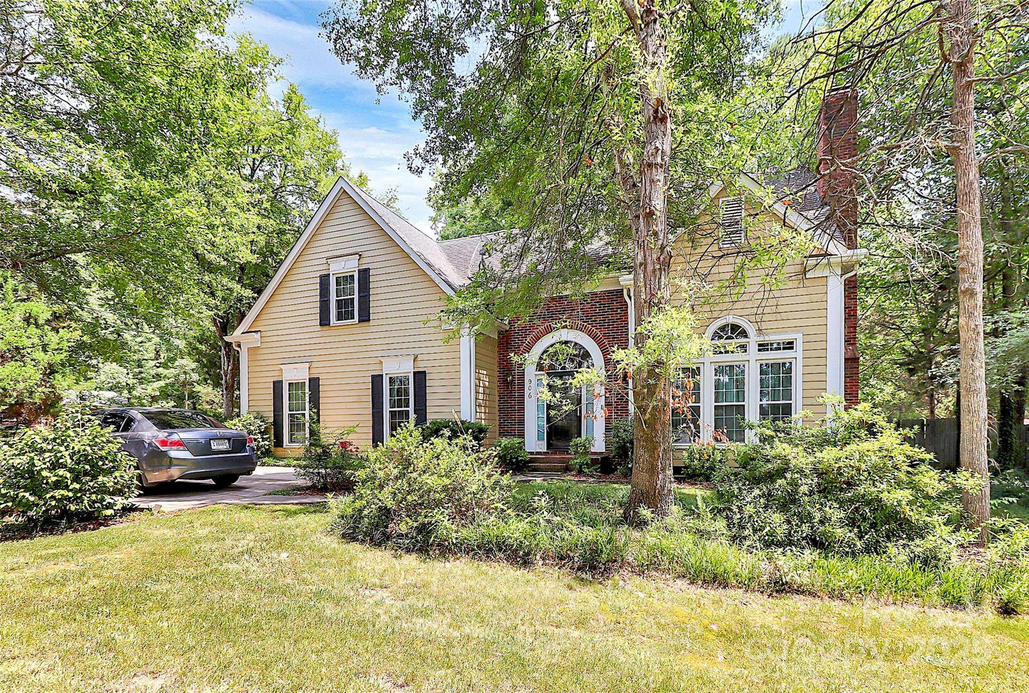 Charlotte, NC 28214,906 Mt Holly Huntersville RD