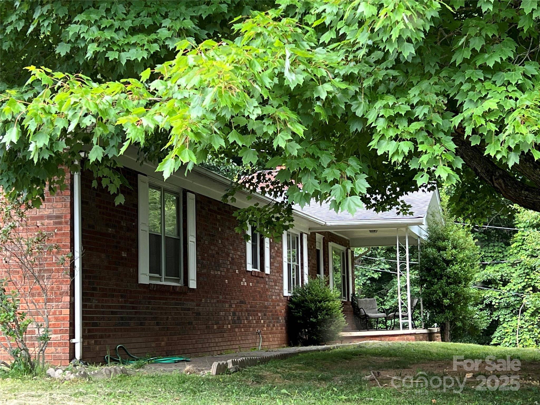 Burnsville, NC 28714,92 Mountain View RD