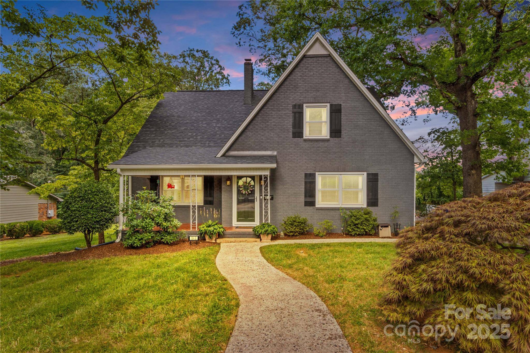 Statesville, NC 28677,848 Woodland RD