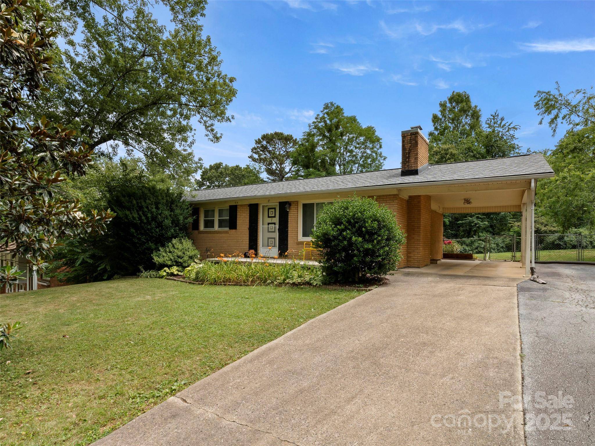 Arden, NC 28704,7 Morgan BLVD