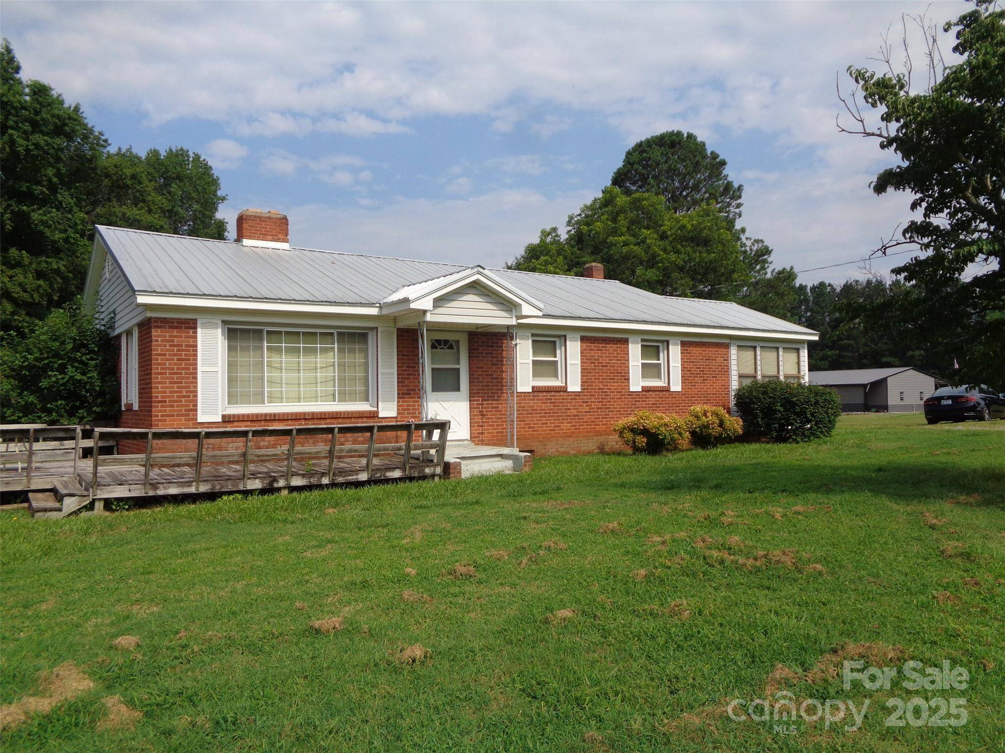 Ellenboro, NC 28040,634 Race Path Church RD