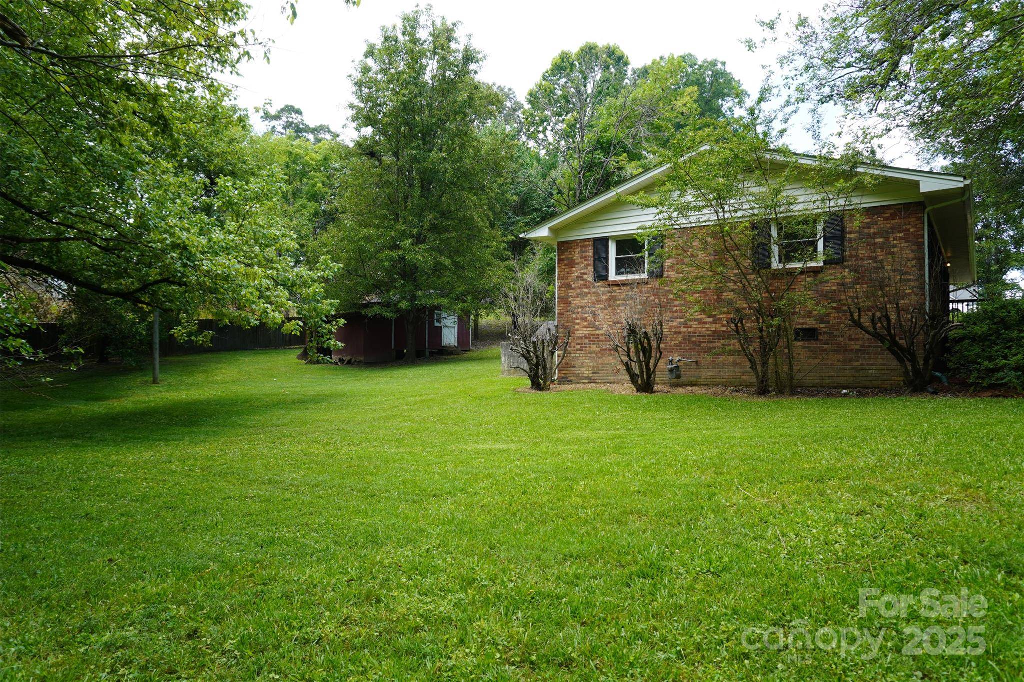 Bessemer City, NC 28016,402 E Iowa AVE