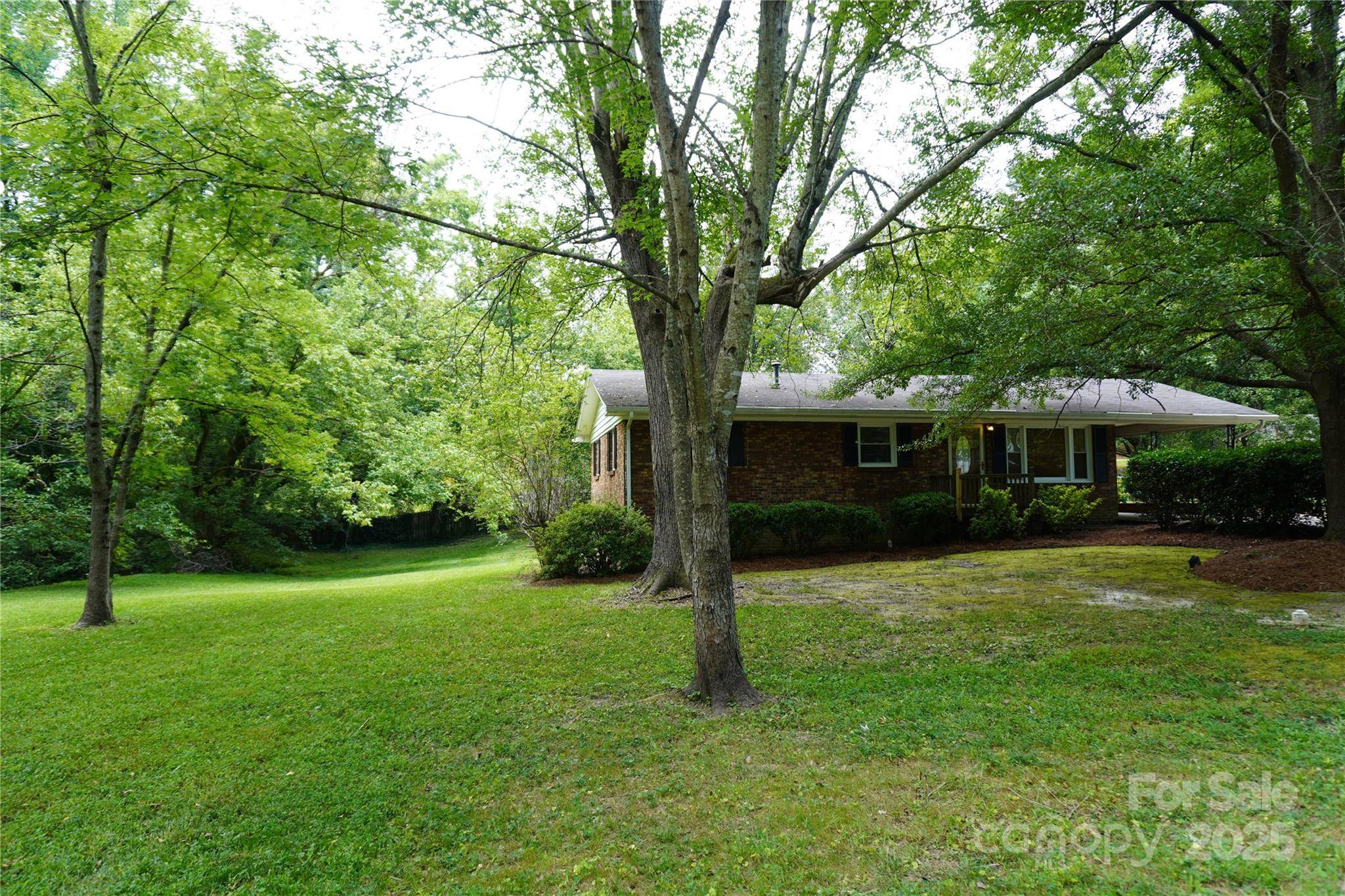 Bessemer City, NC 28016,402 E Iowa AVE