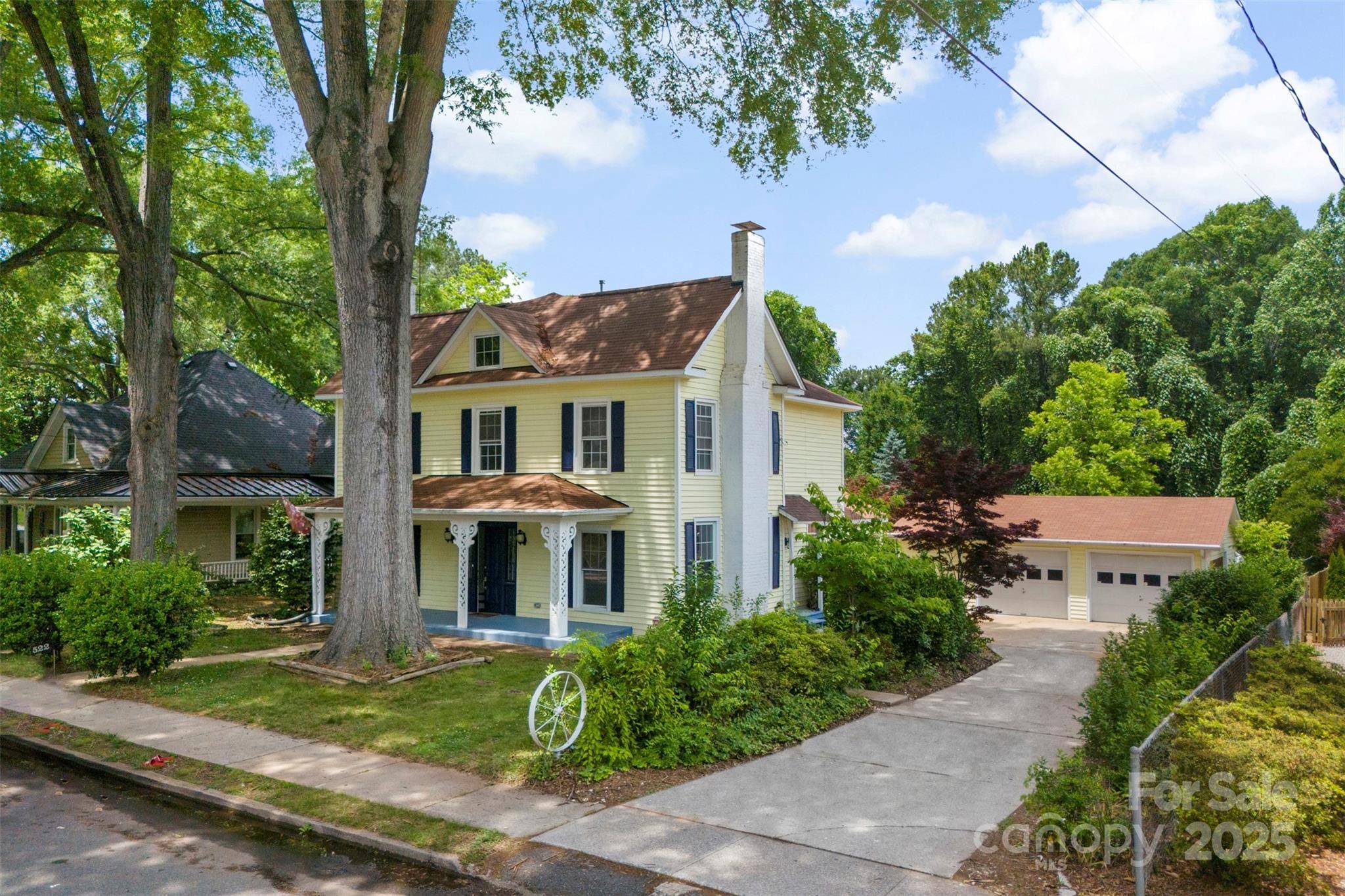 Statesville, NC 28677,522 Alexander ST