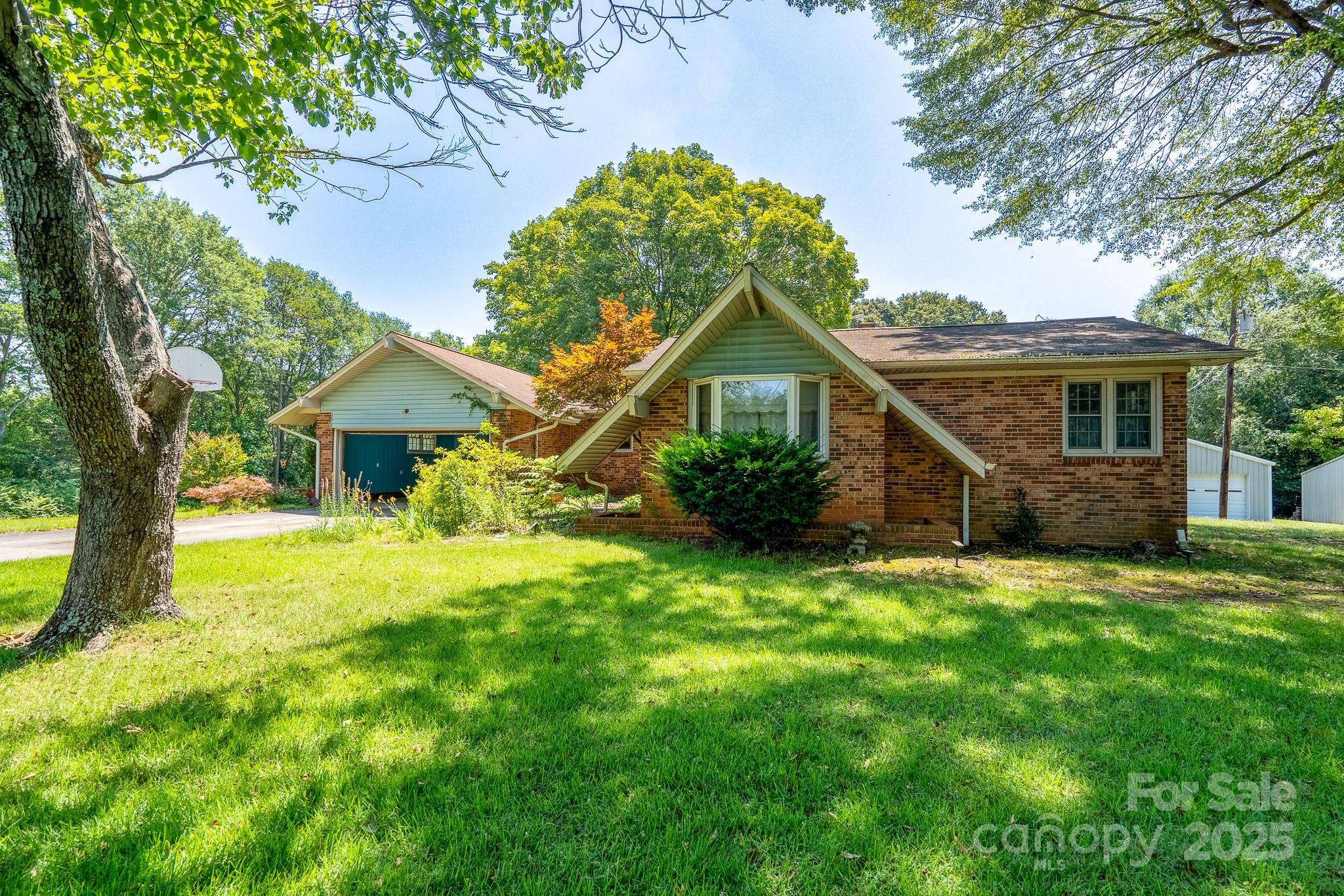 Shelby, NC 28152,1085 Old Boiling Springs RD