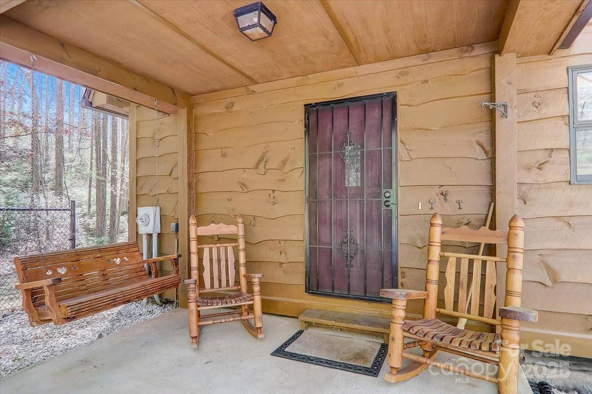 Swannanoa, NC 28778,157 Shady Rock LN