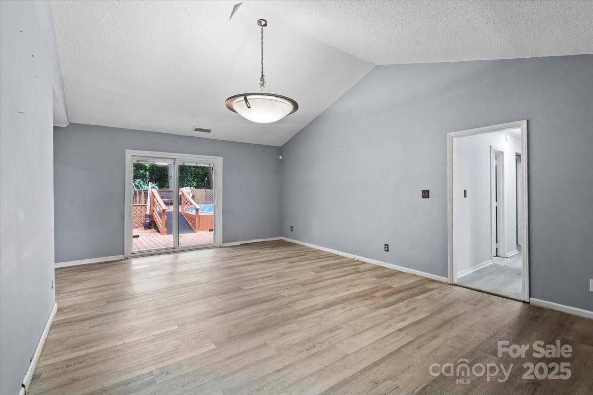 Charlotte, NC 28214,6500 Peacehaven DR