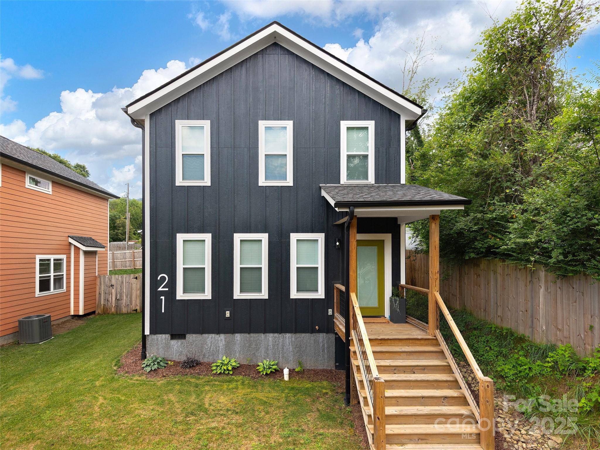 Asheville, NC 28803,21 Busbee View RD
