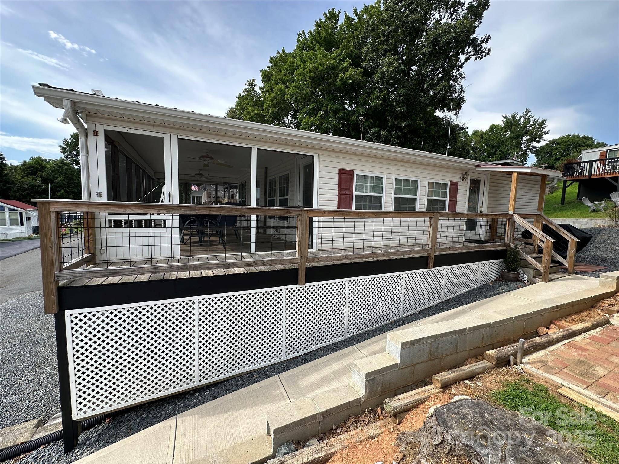 New London, NC 28127,122 Maple ST