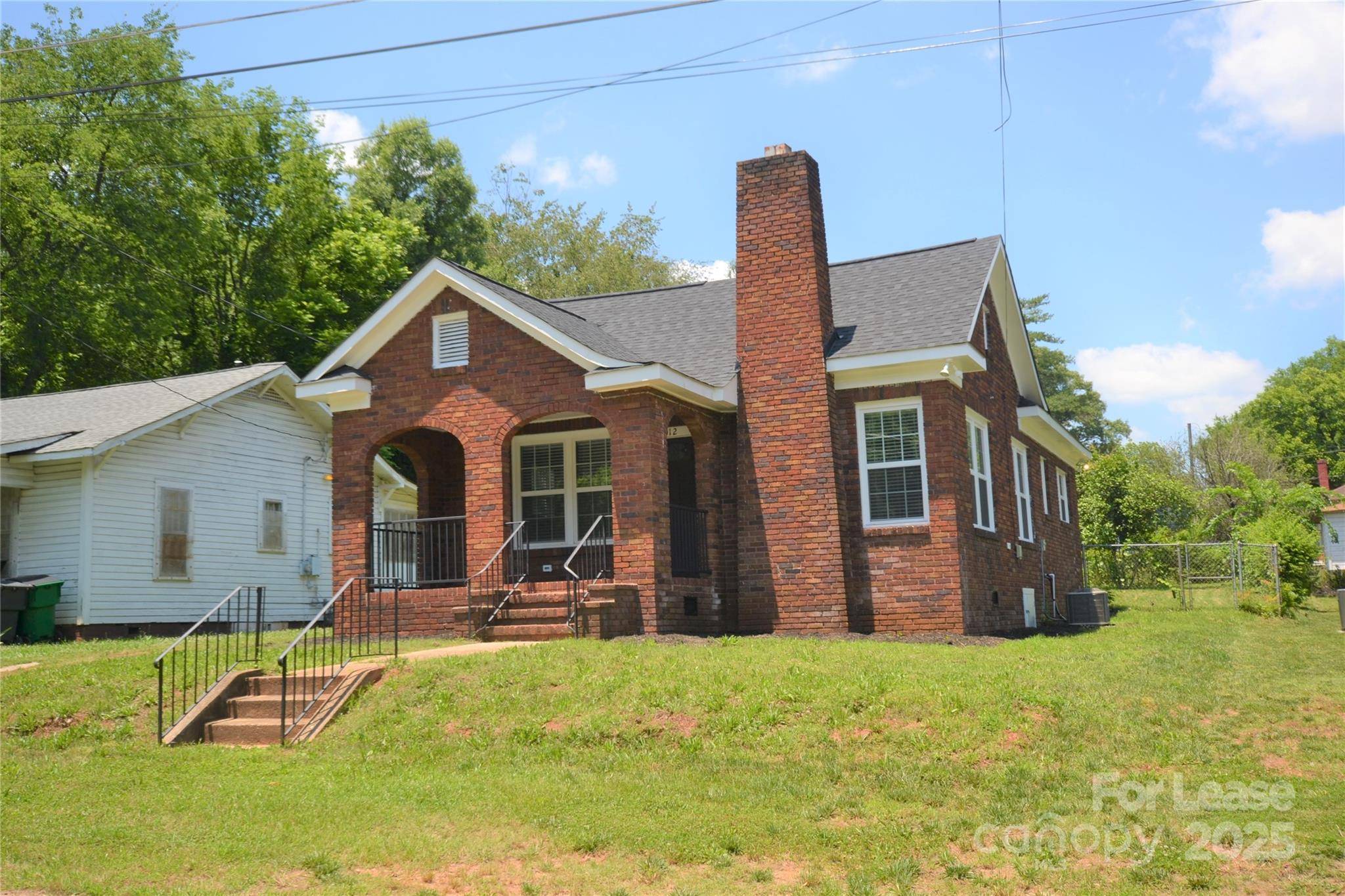 Charlotte, NC 28208,1012 Vanizer ST