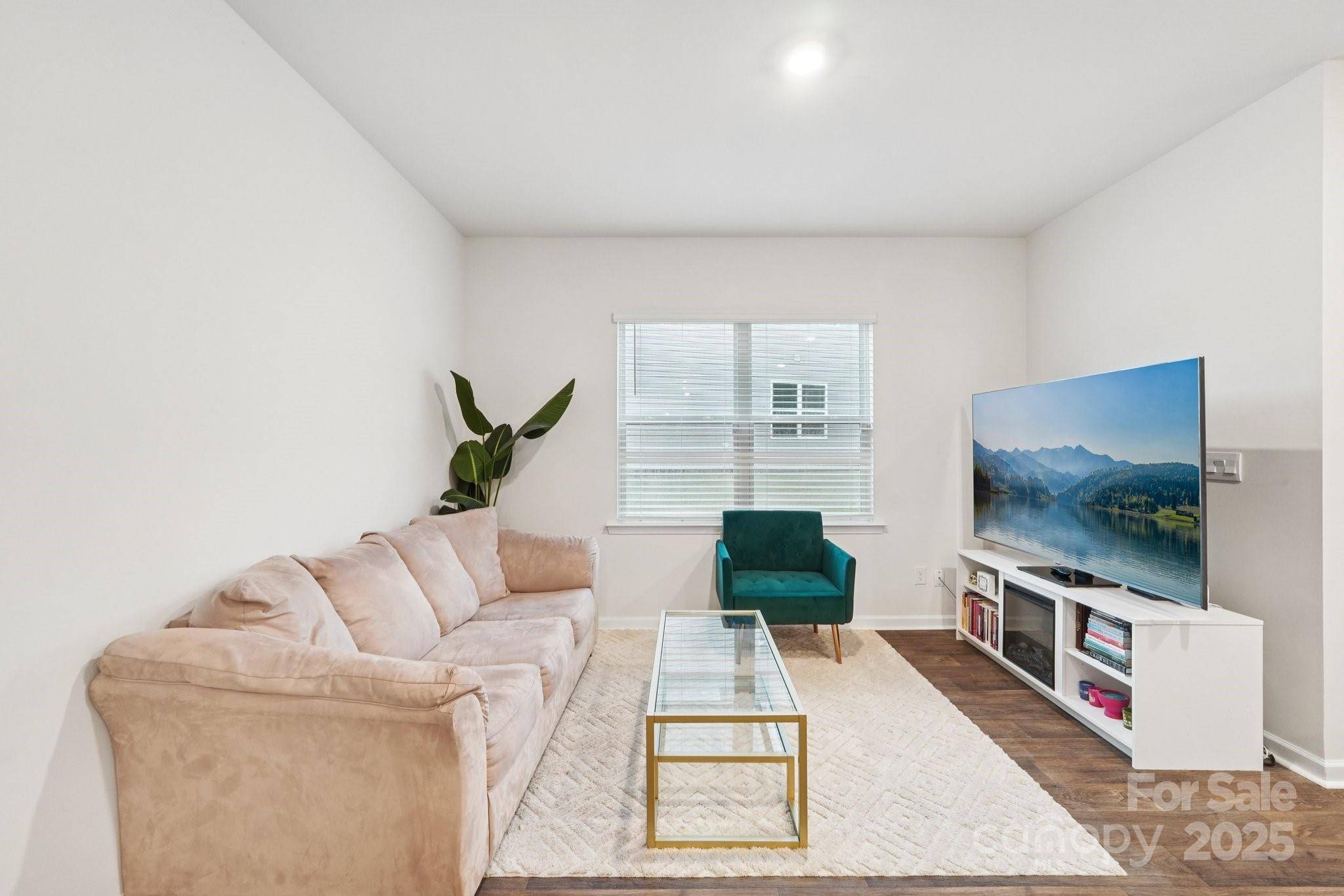 Charlotte, NC 28216,9051 Lowfalls LN