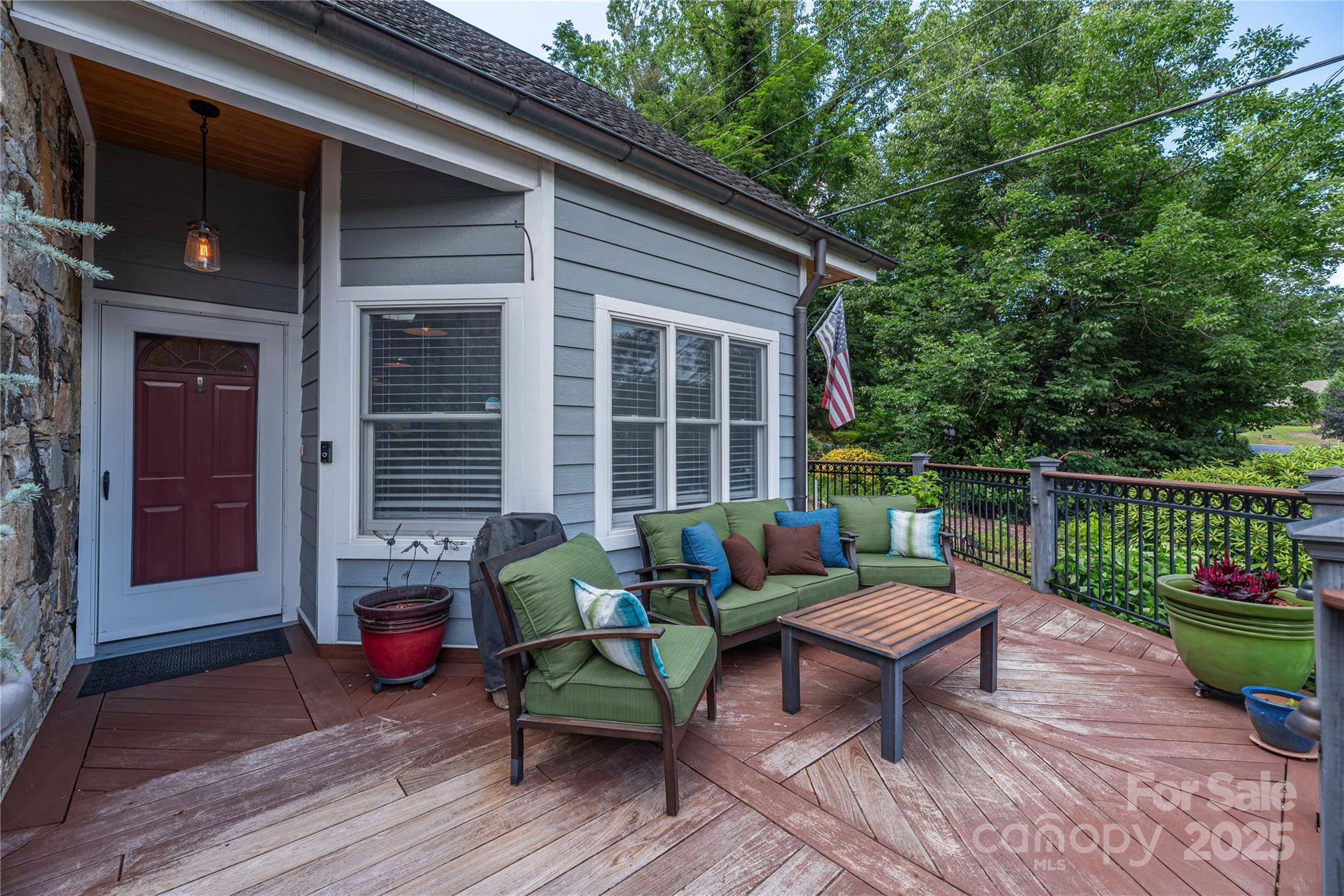 Waynesville, NC 28786,845 Eagles Nest RD