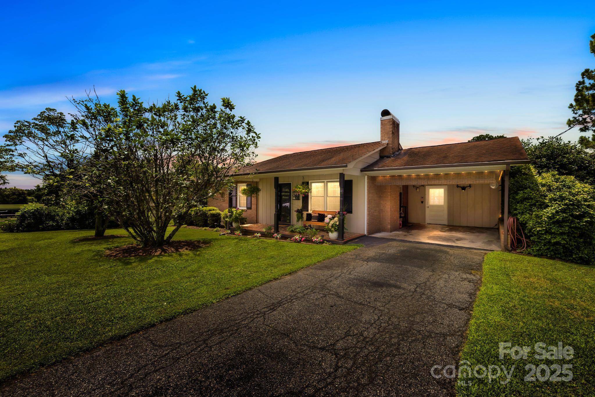 Hudson, NC 28638,636 Hillcrest ST