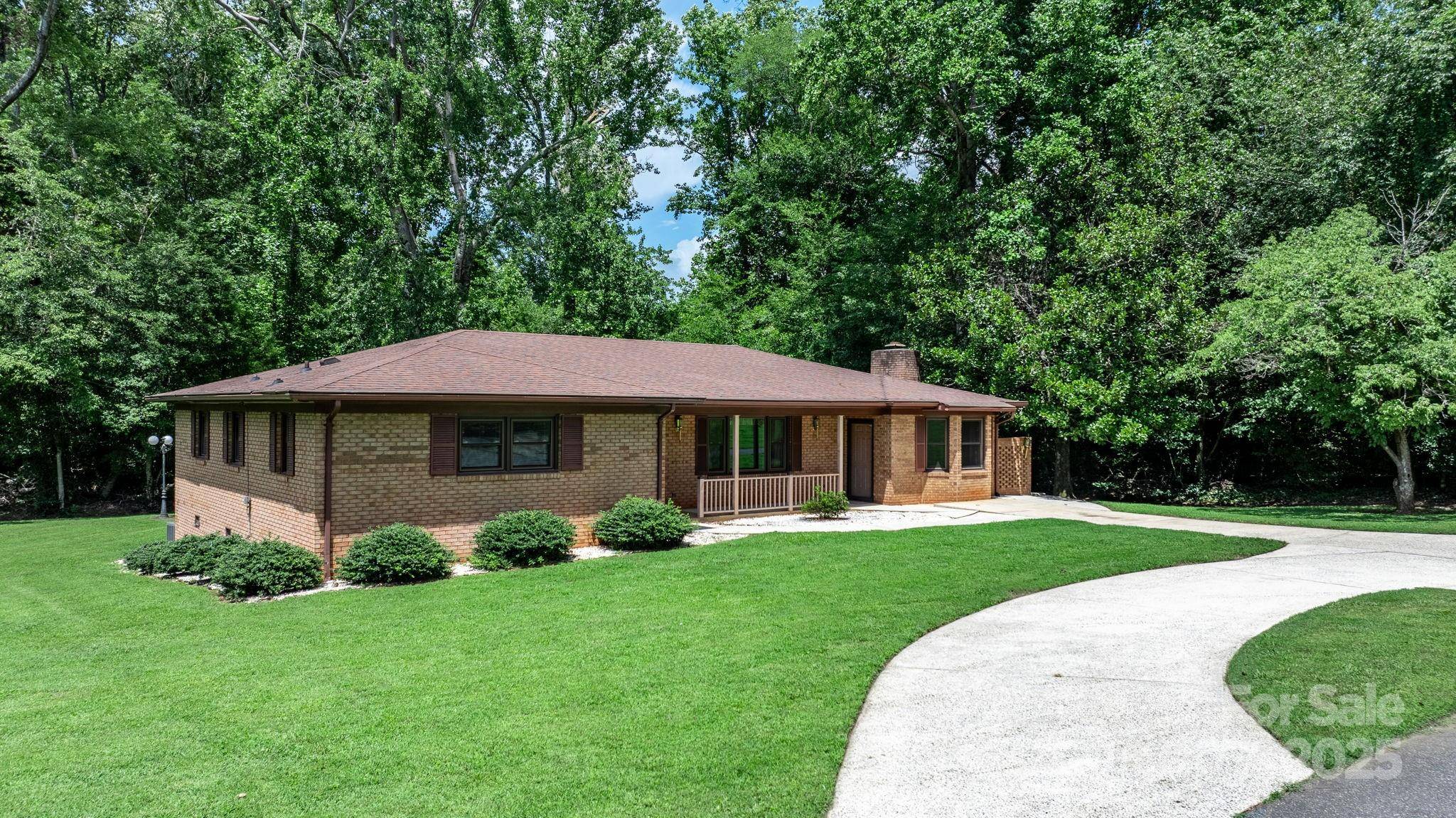 Valdese, NC 28690,3195 Meadowbrook ST