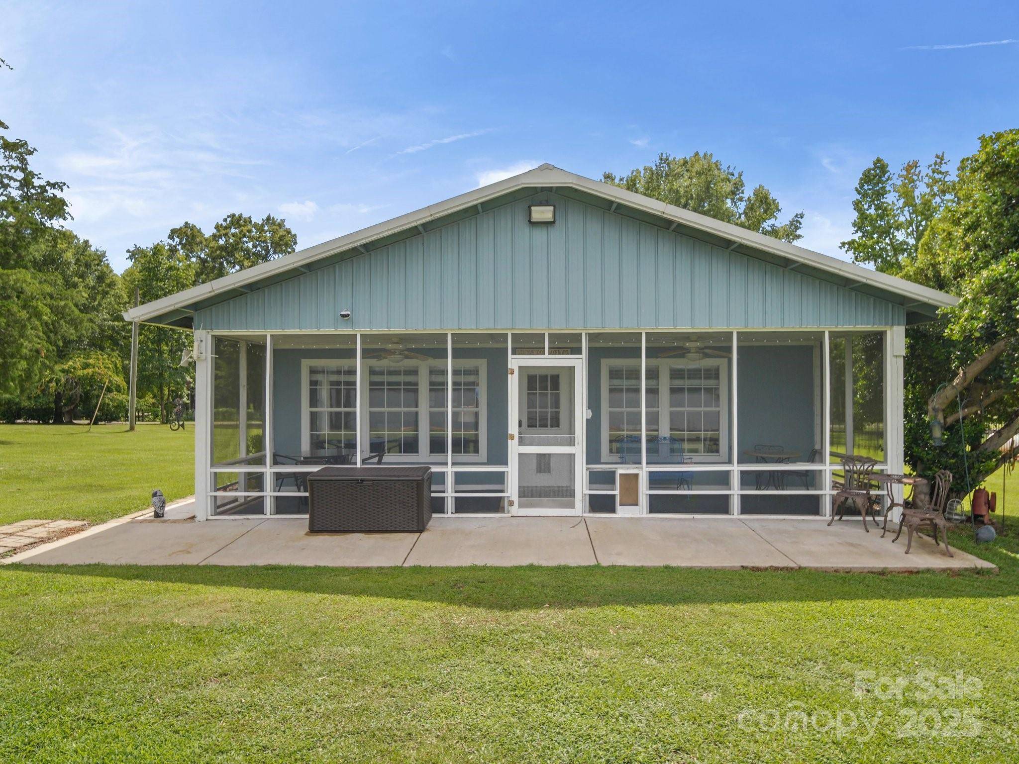 Winnsboro, SC 29180,275 S Waters Edge DR