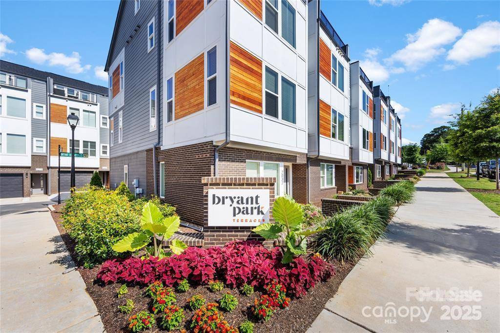 Charlotte, NC 28208,2130 Bryant Park DR